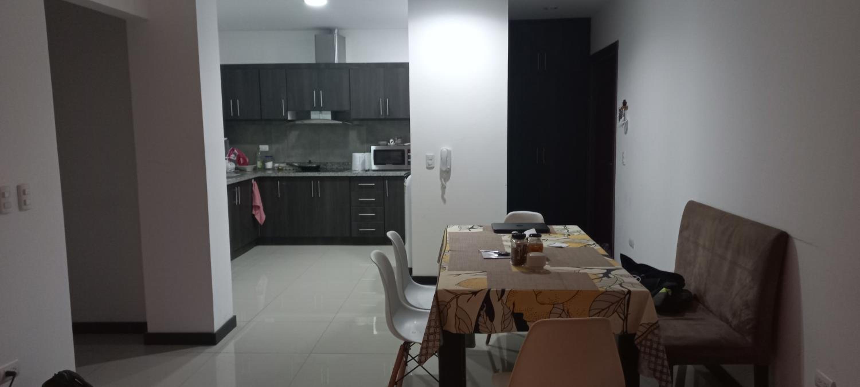 Departamento excelente ubicación con parqueo
