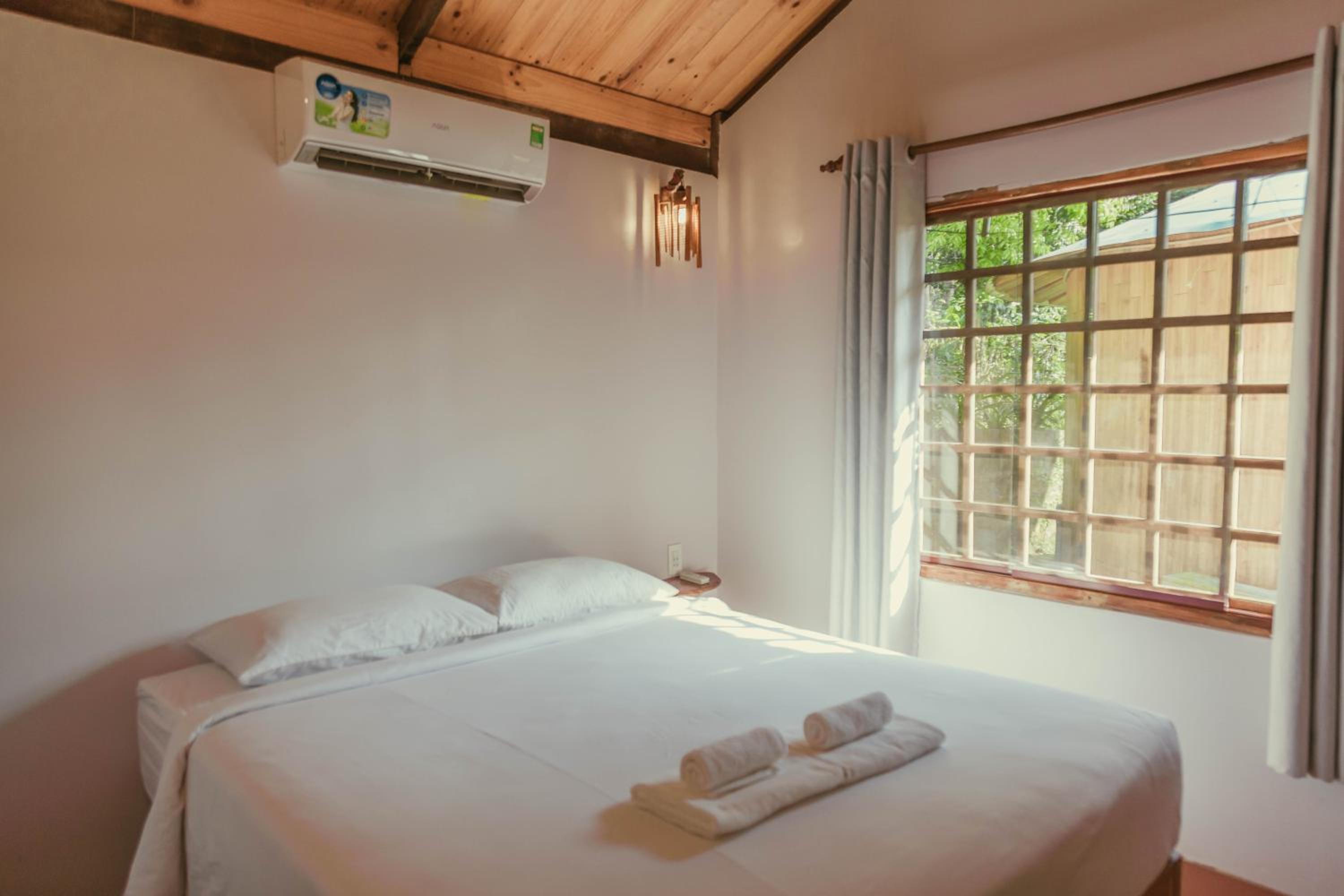 Phu Quoc Valley Sen Bungalow