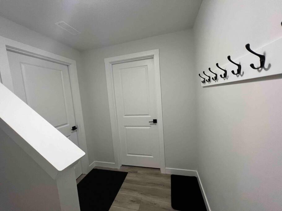 Cozy New Suite in NW Calgary