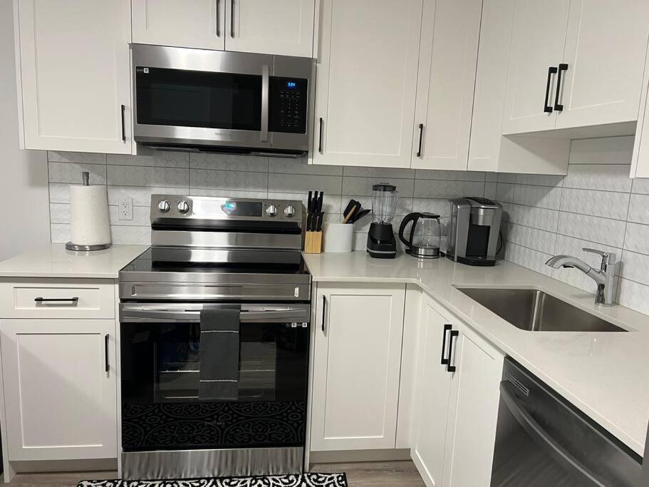 Cozy New Suite in NW Calgary