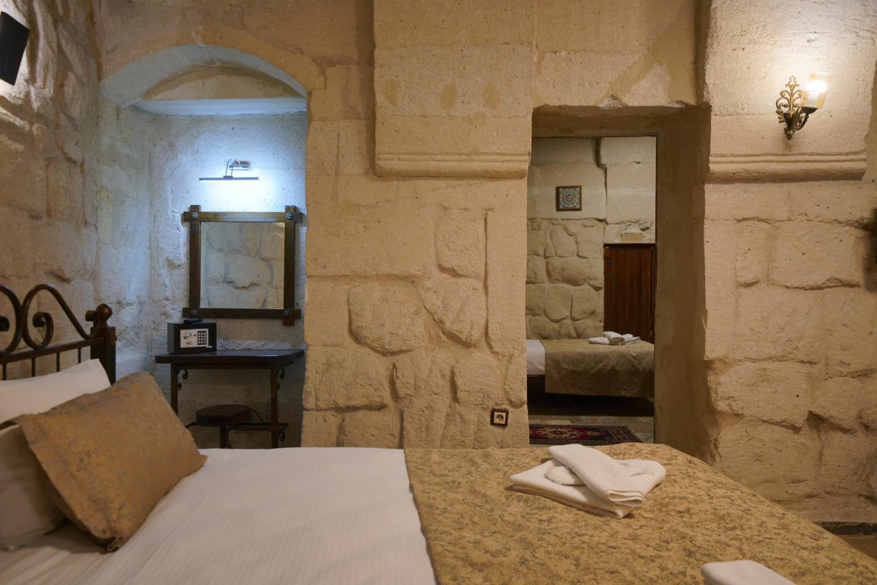 Emit Cave Hotel - Image 81