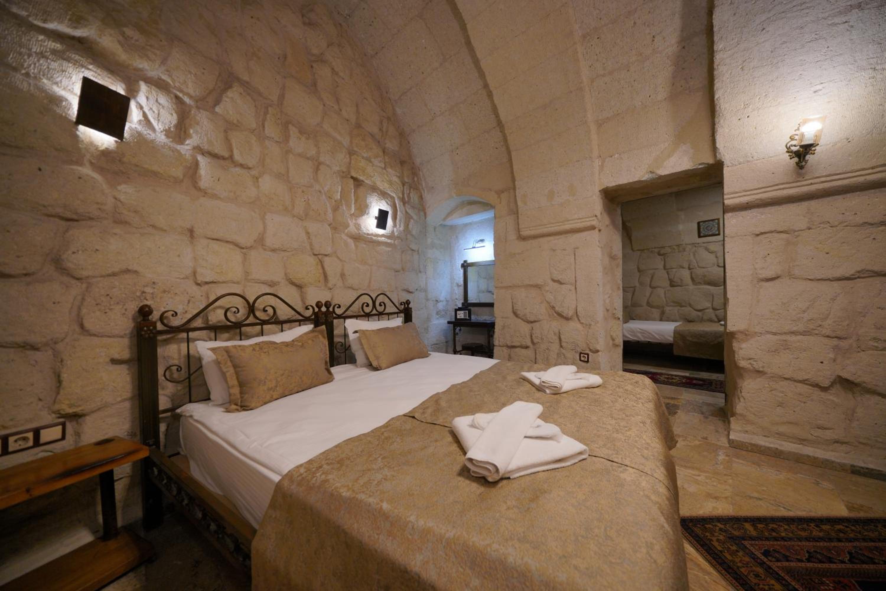 Emit Cave Hotel - Image 90