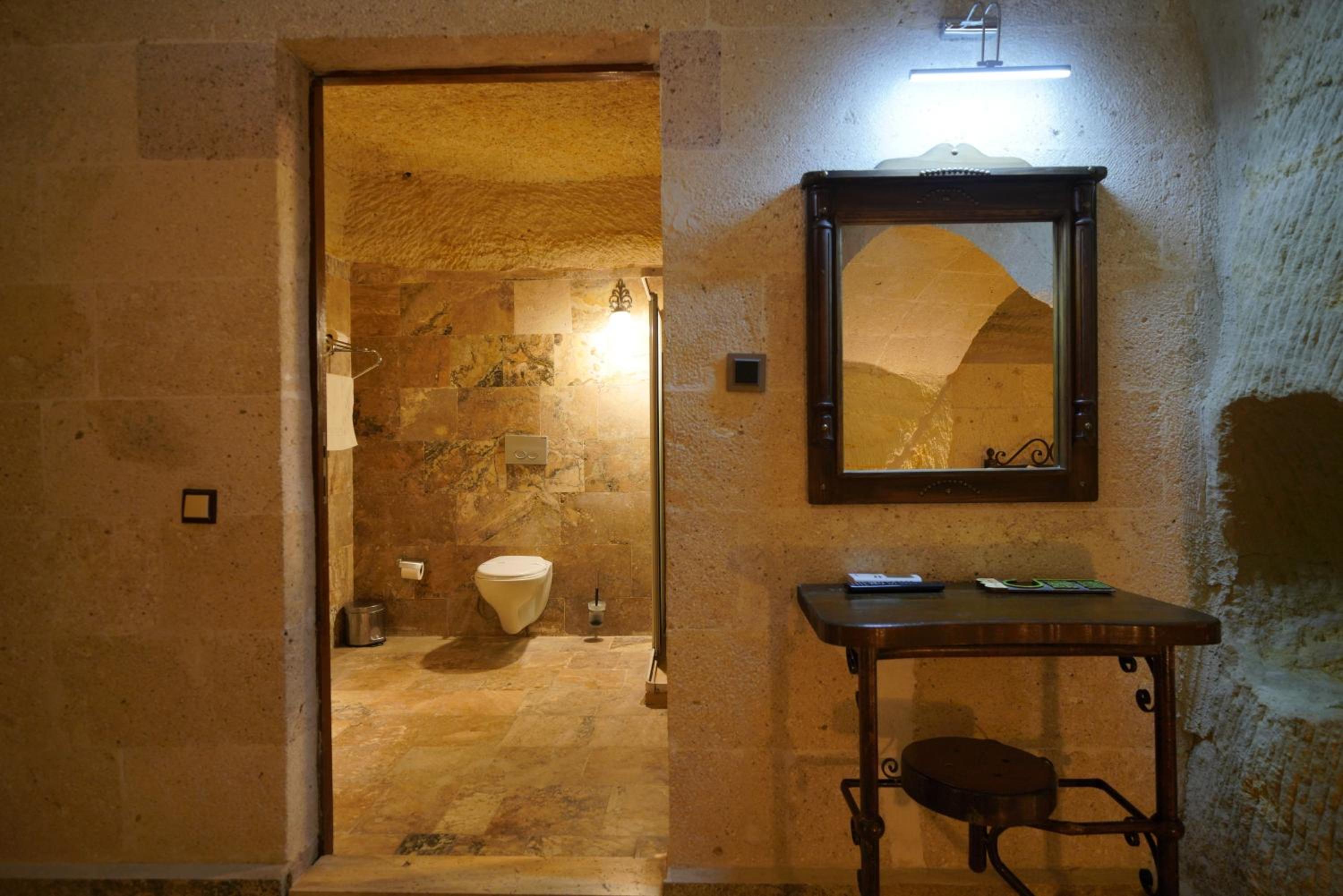 Emit Cave Hotel - Image 19