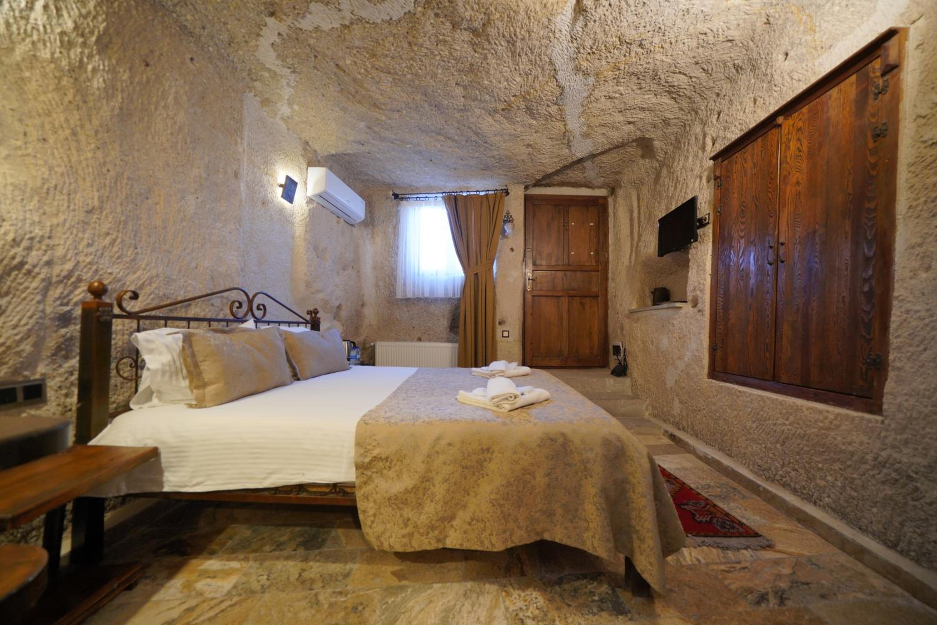 Emit Cave Hotel - Image 109
