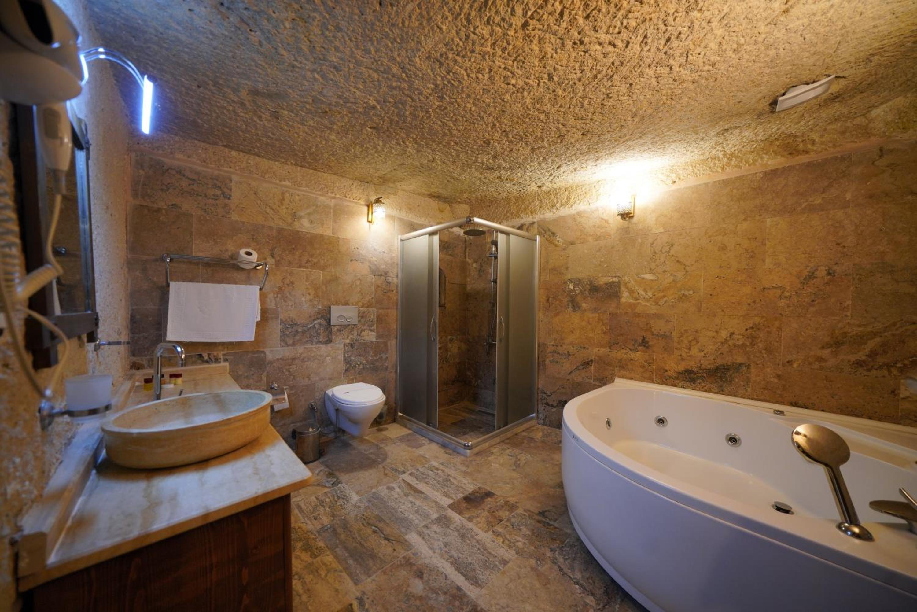 Emit Cave Hotel - Image 112