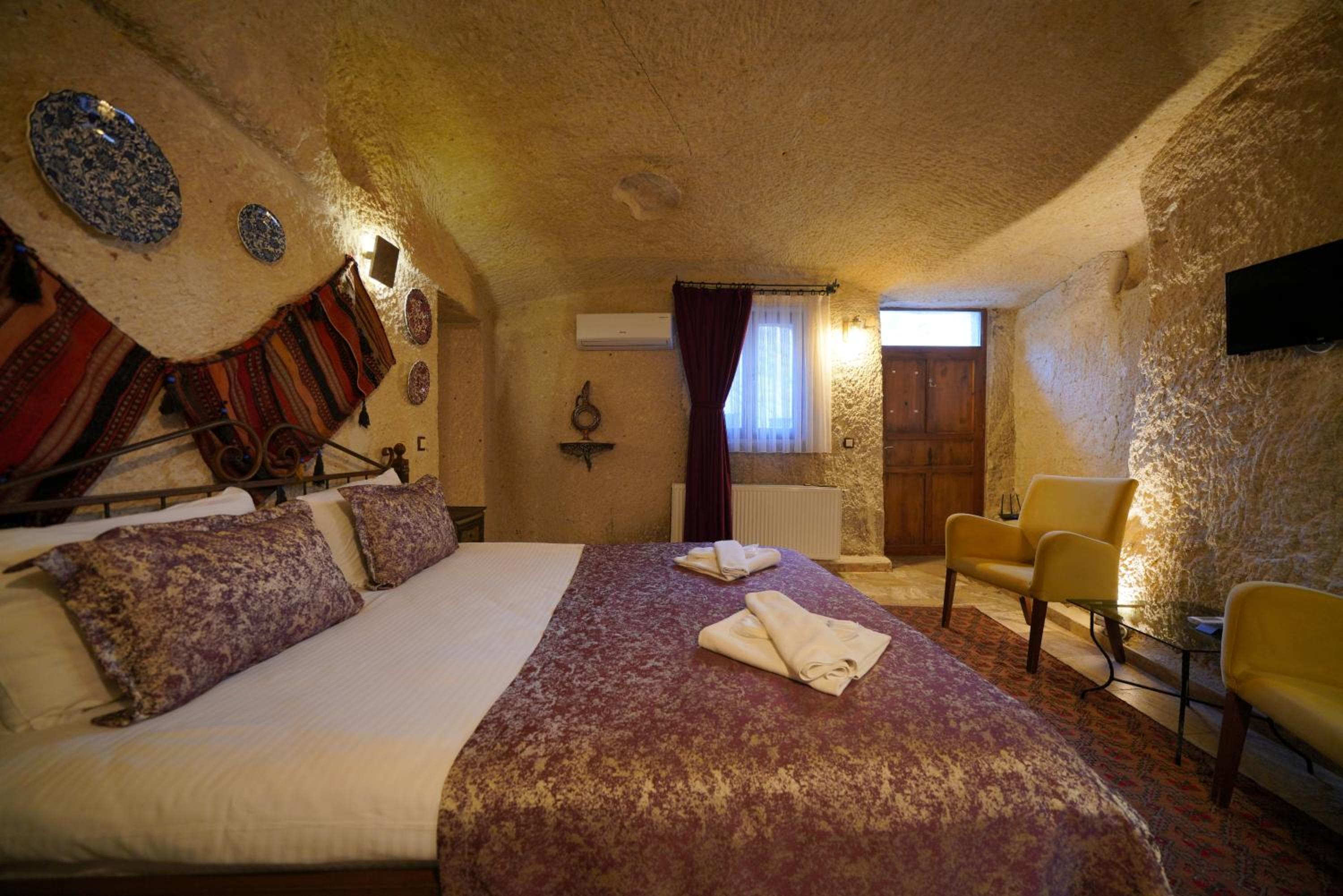 Emit Cave Hotel - Image 113