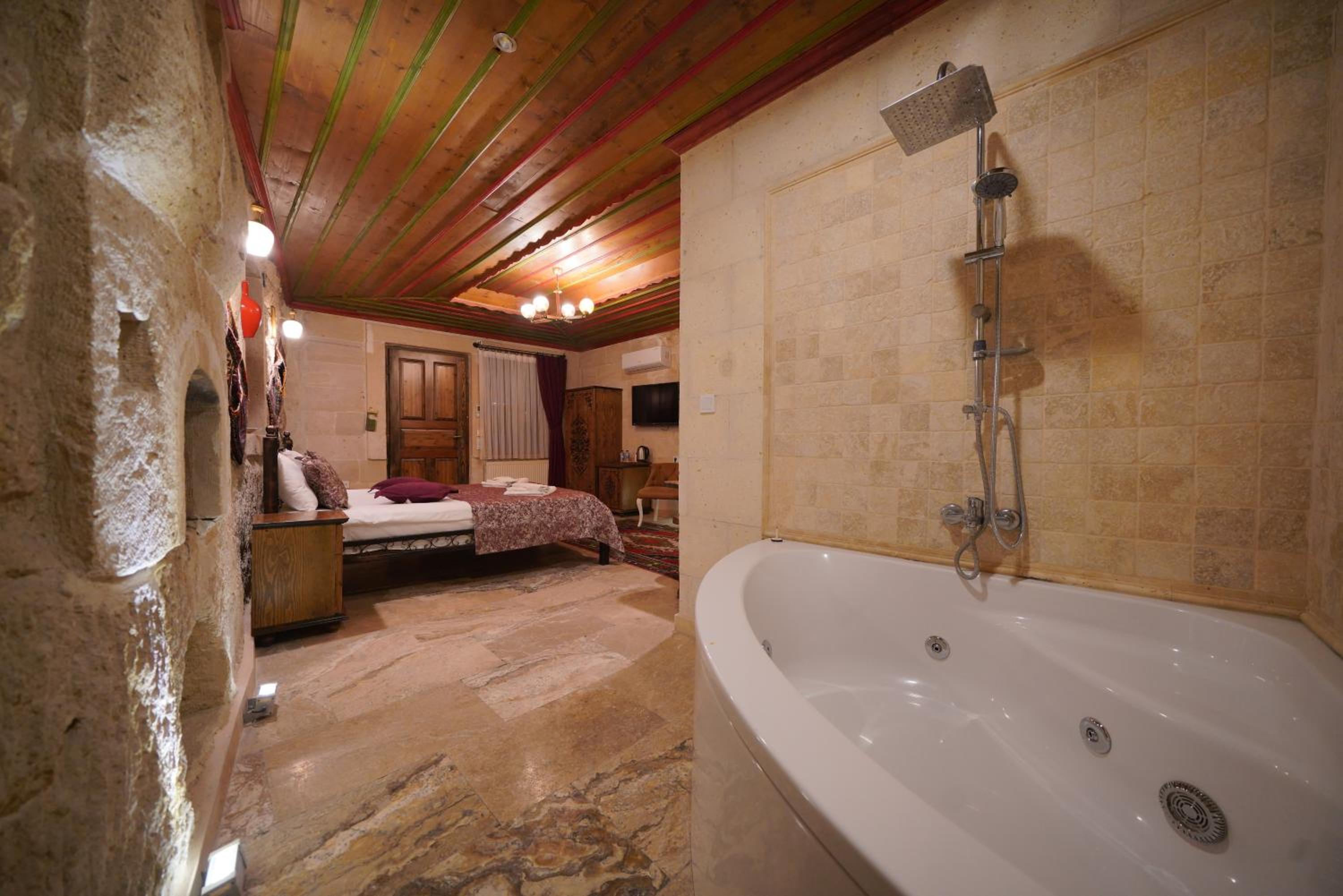 Emit Cave Hotel - Image 117