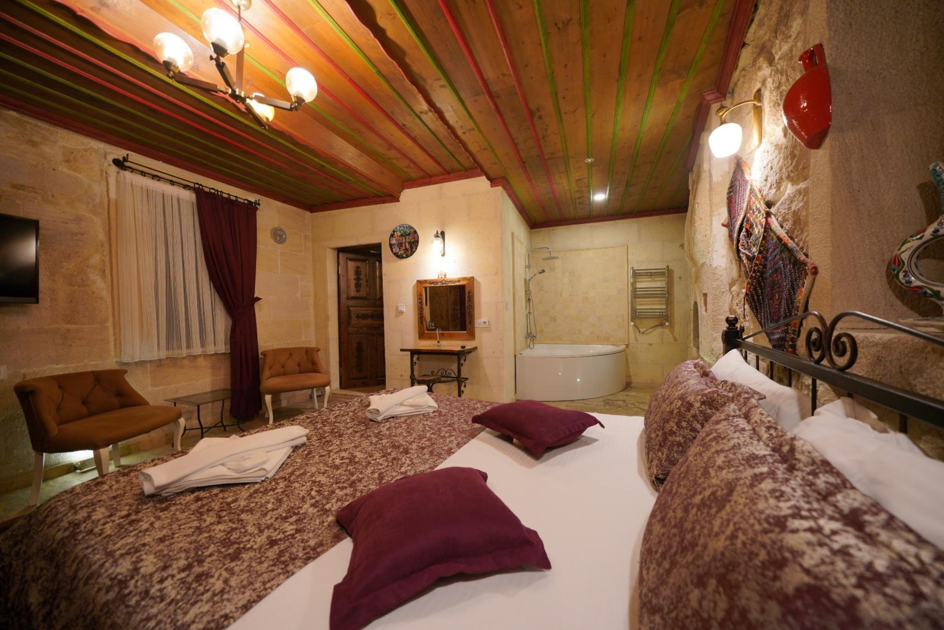Emit Cave Hotel - Image 21