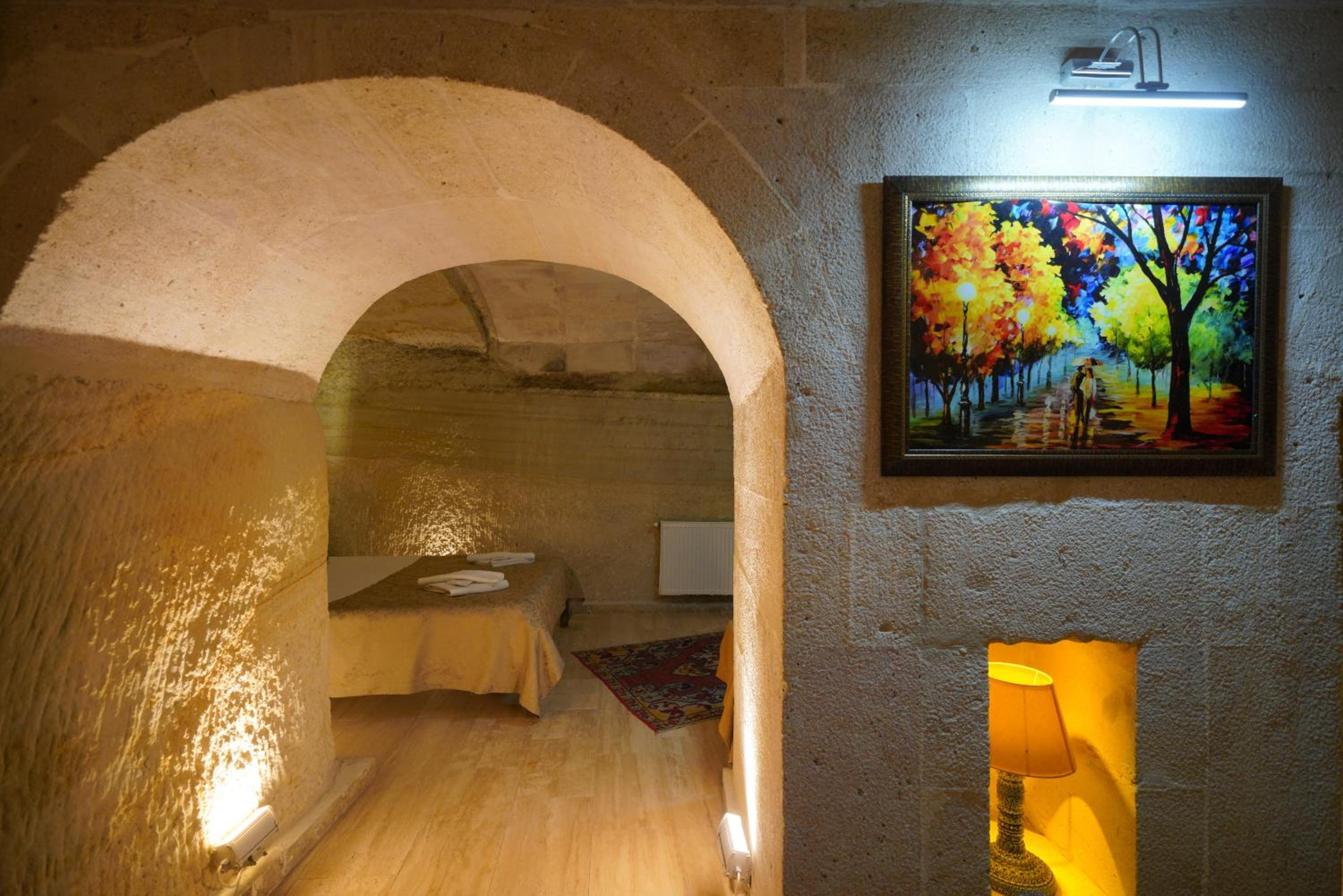 Emit Cave Hotel - Image 22