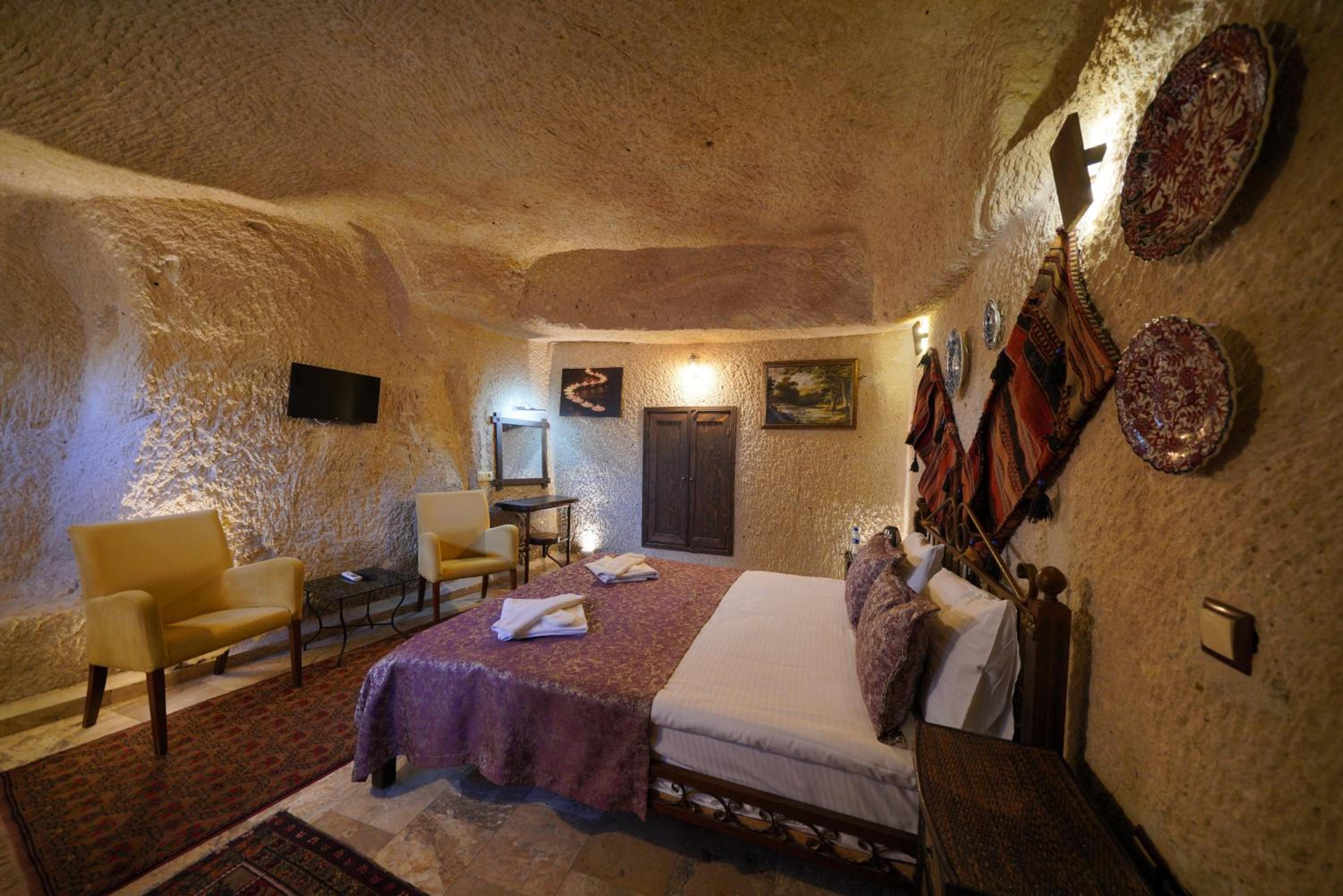 Emit Cave Hotel - Image 23