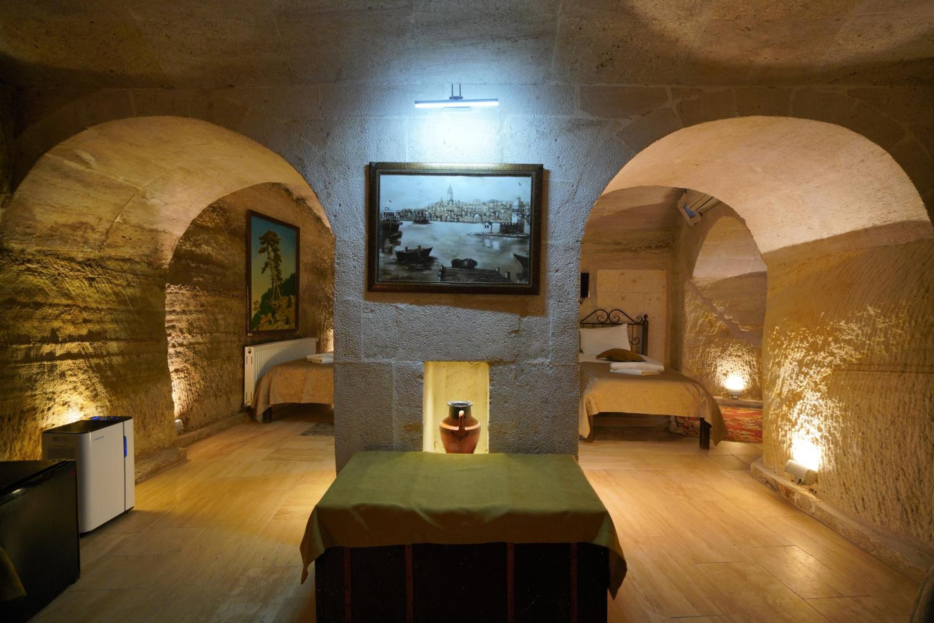 Emit Cave Hotel - Image 129