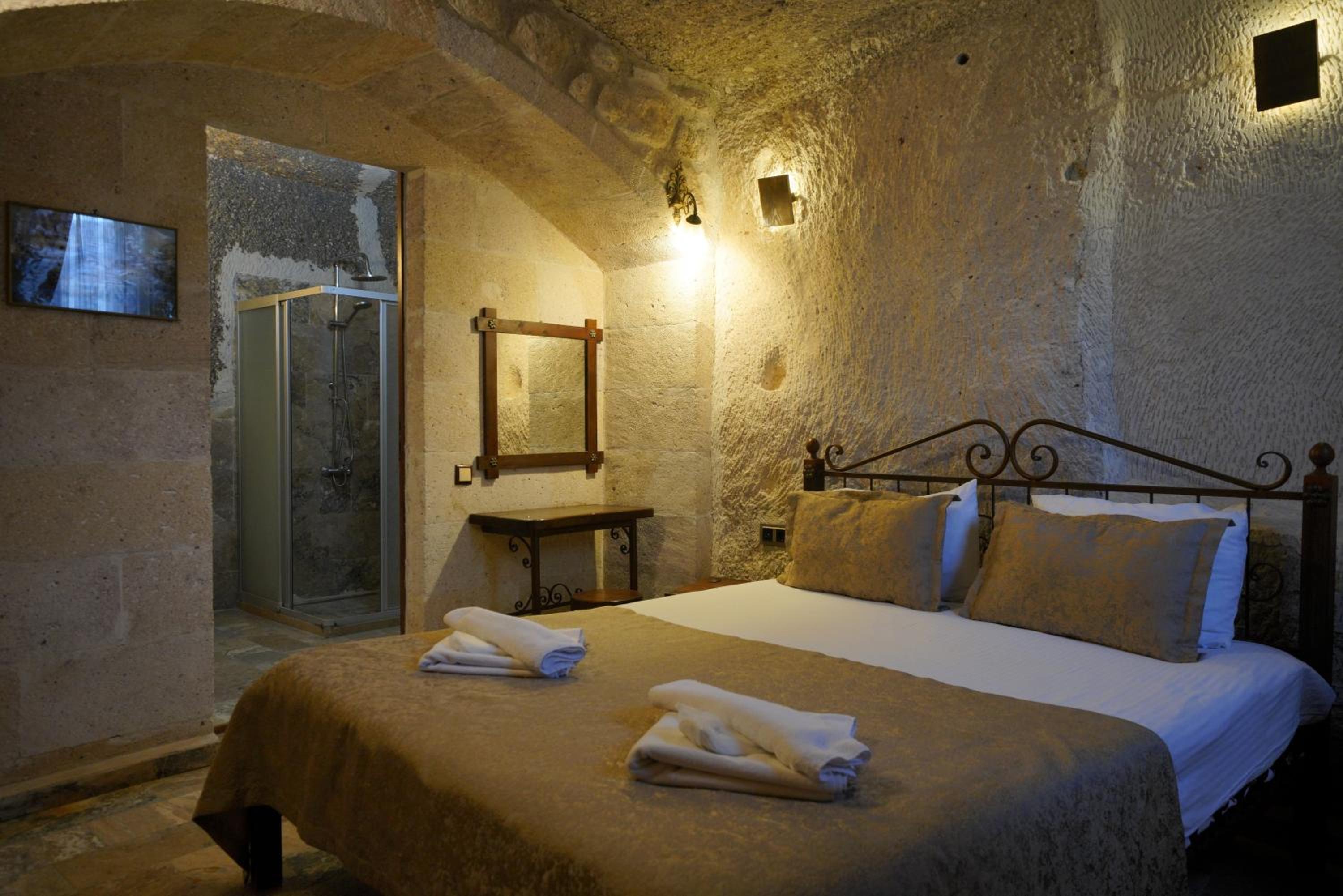 Emit Cave Hotel - Image 130
