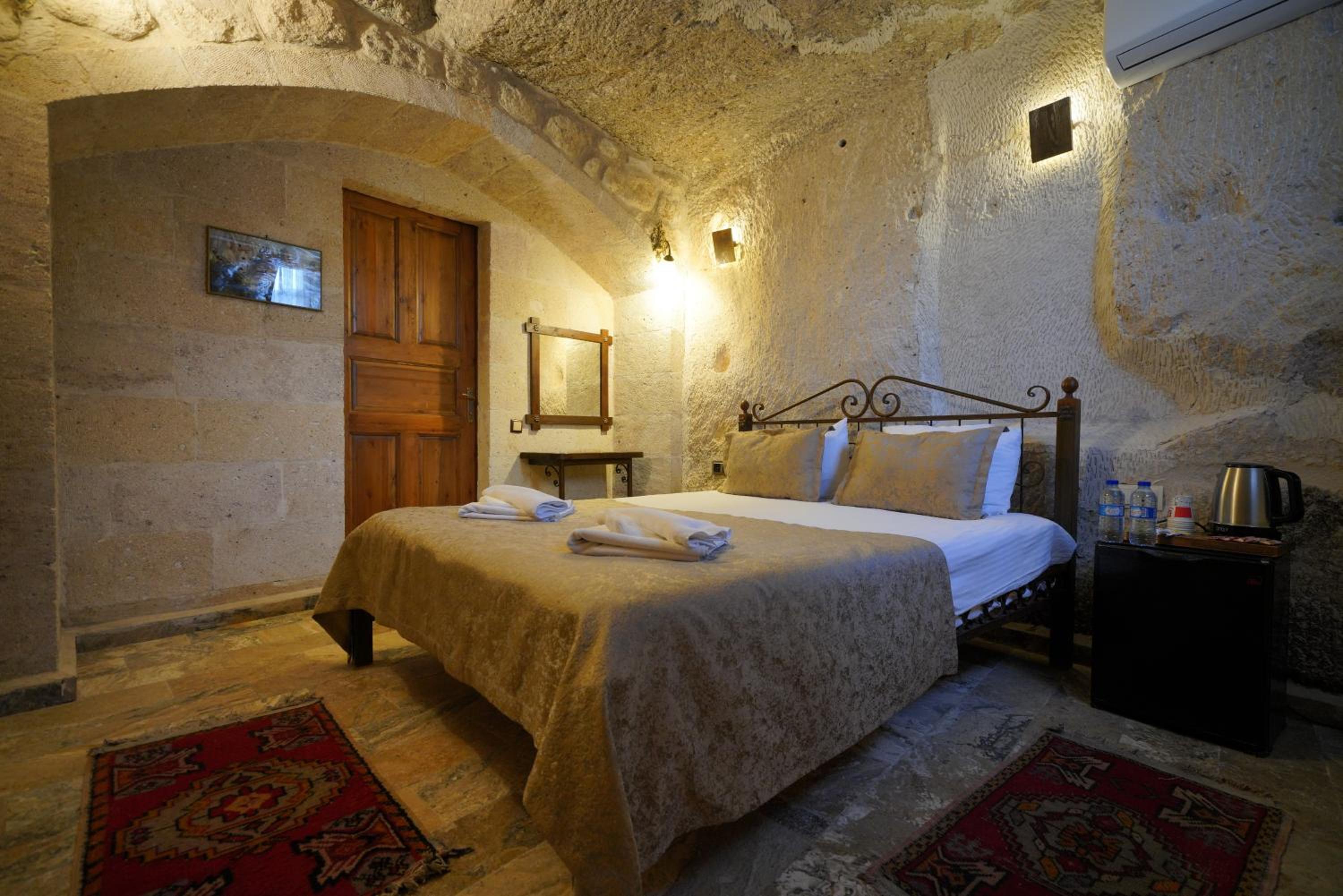 Emit Cave Hotel - Image 133