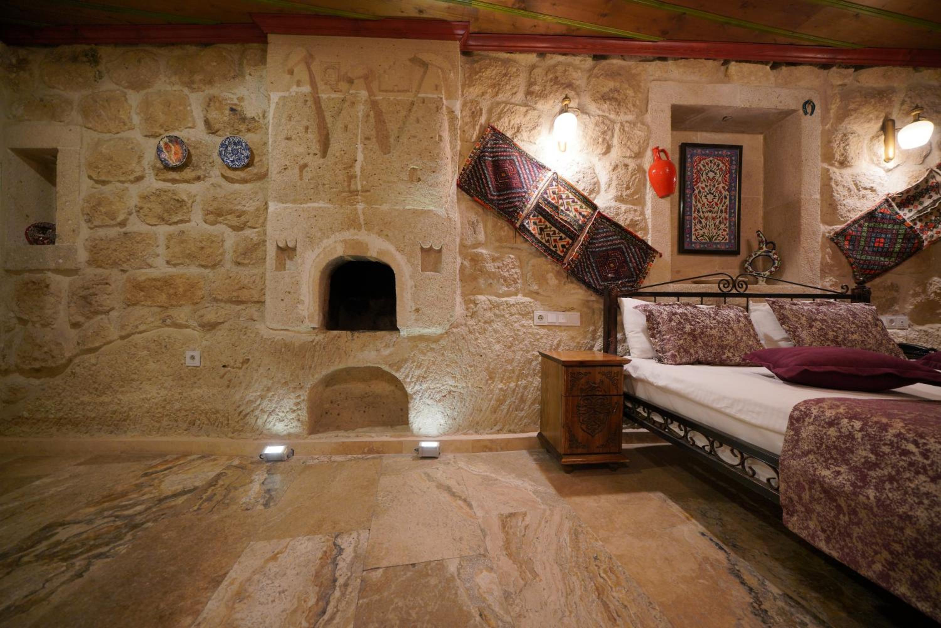 Emit Cave Hotel - Image 135