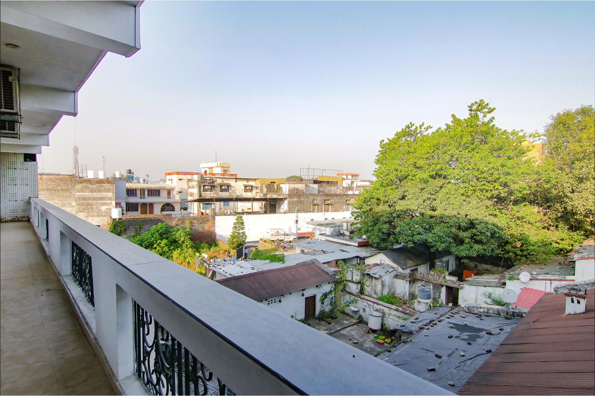 FabHotel City Palace