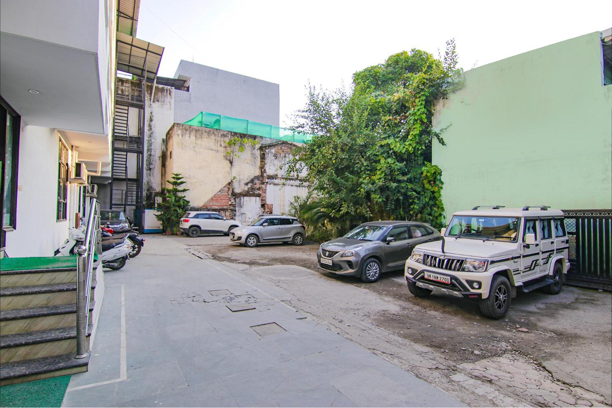 FabHotel City Palace