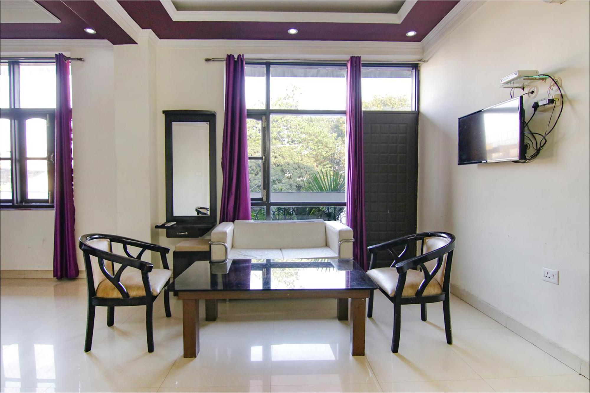 FabHotel City Palace