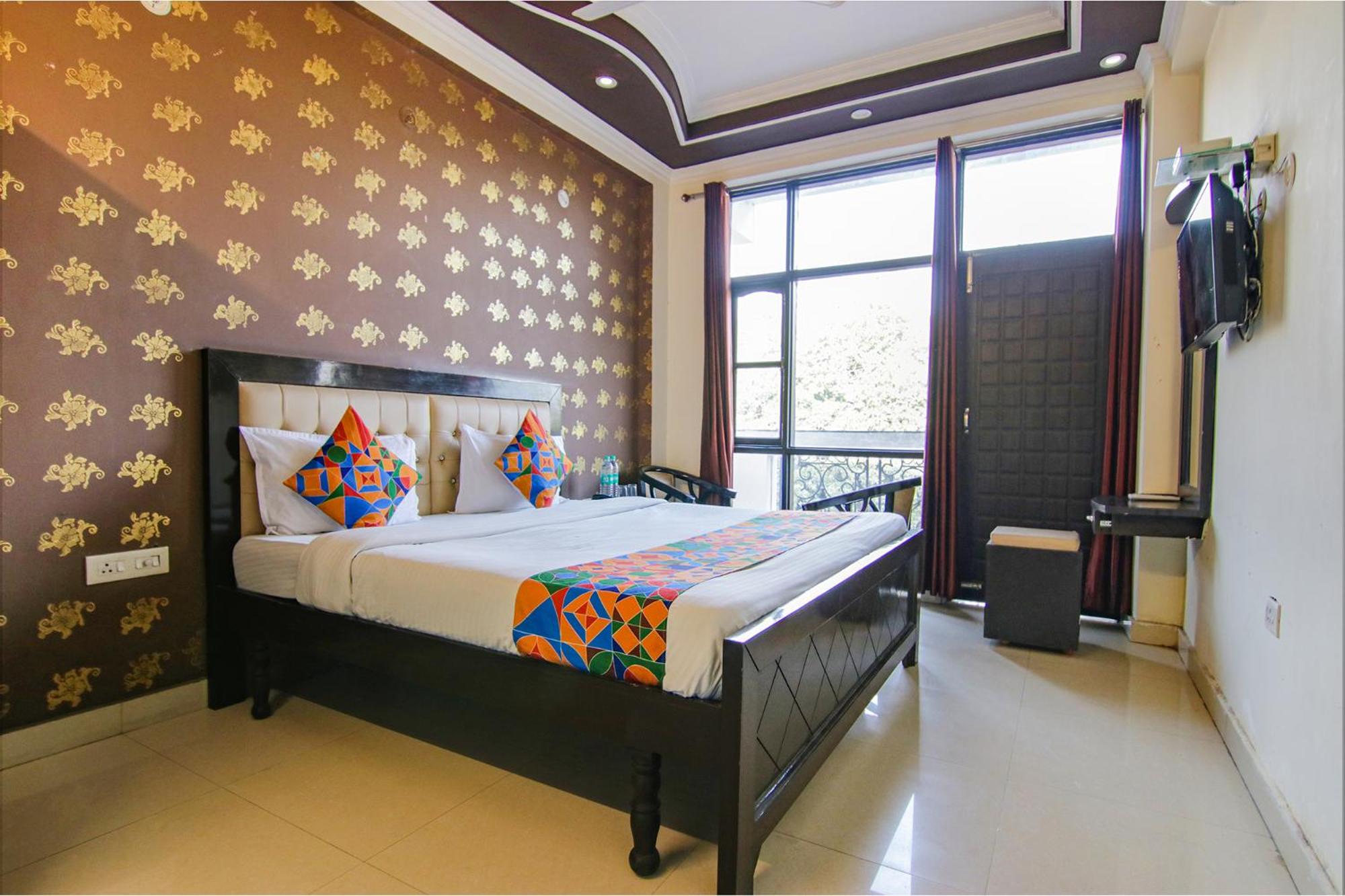 FabHotel City Palace