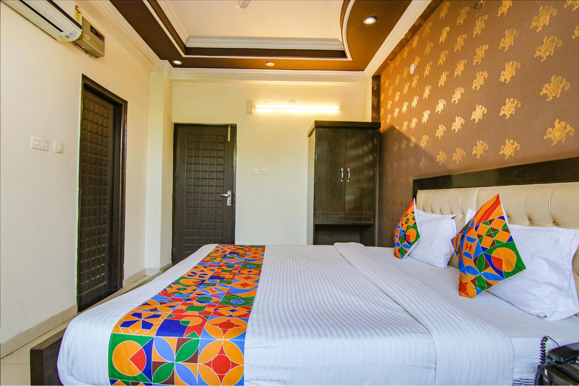 FabHotel City Palace