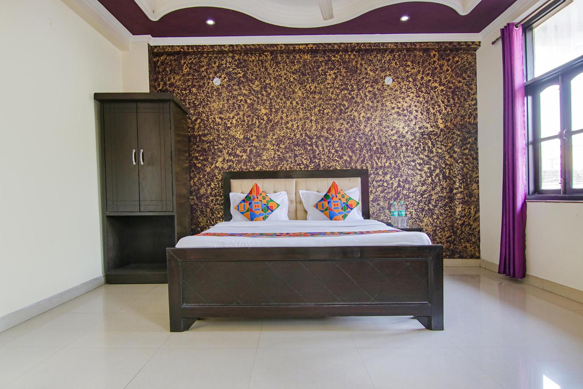 FabHotel City Palace