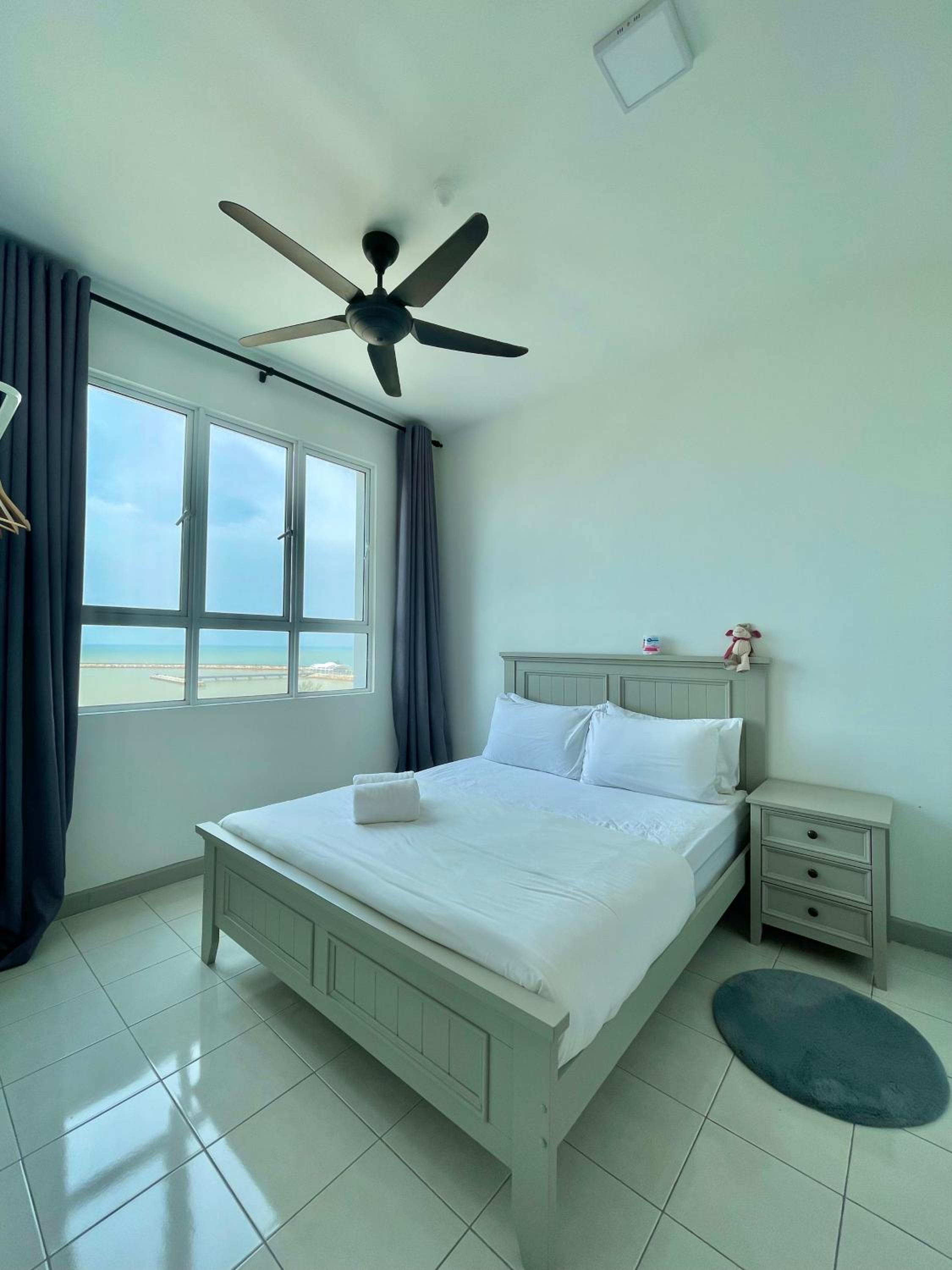 KiRA Drawbridge Homestay max 8 pax only with pool WIFI NETFLIX near KTCC Mall view 5