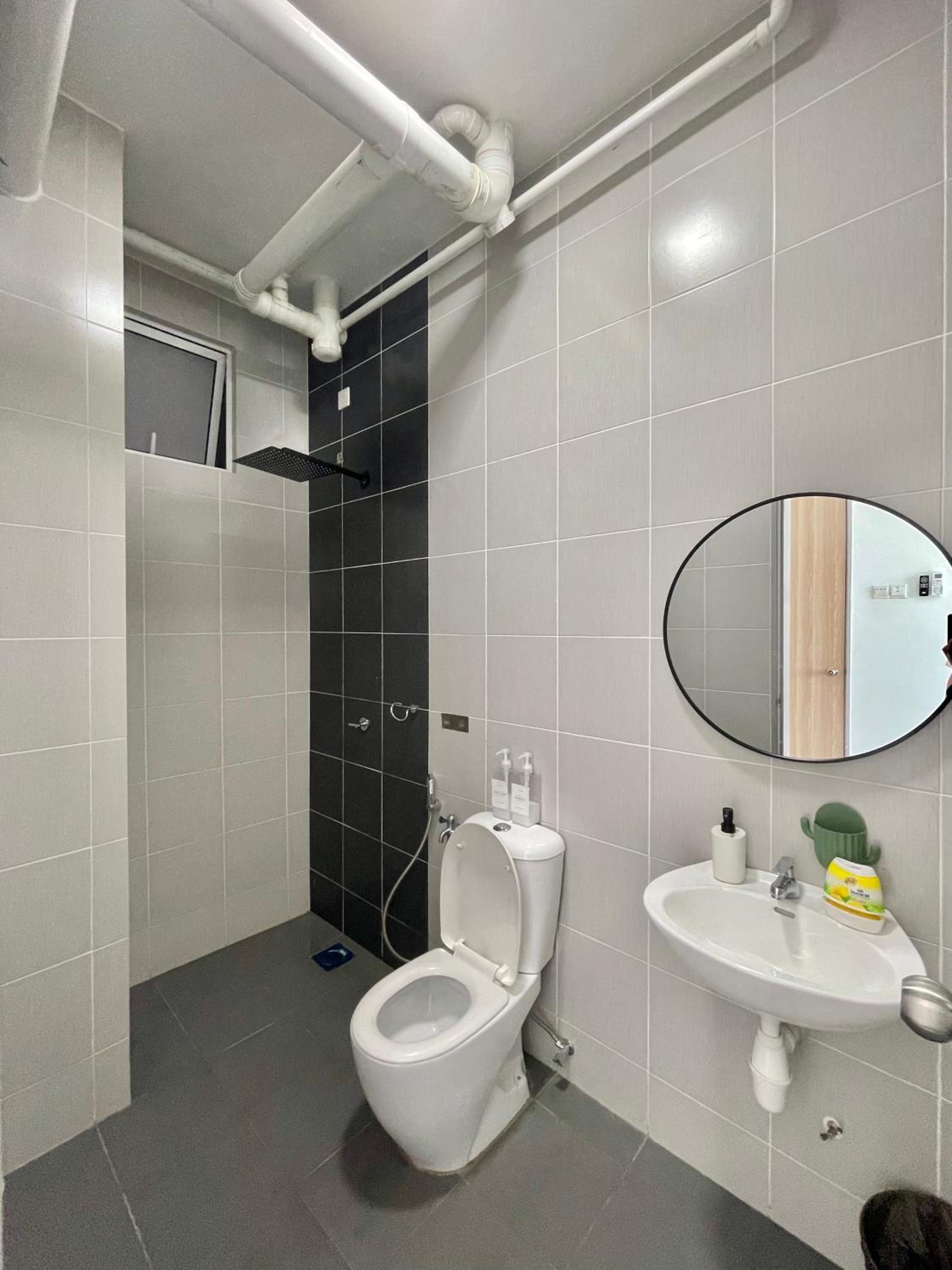KiRA Drawbridge Homestay max 8 pax only with pool WIFI NETFLIX near KTCC Mall view 4
