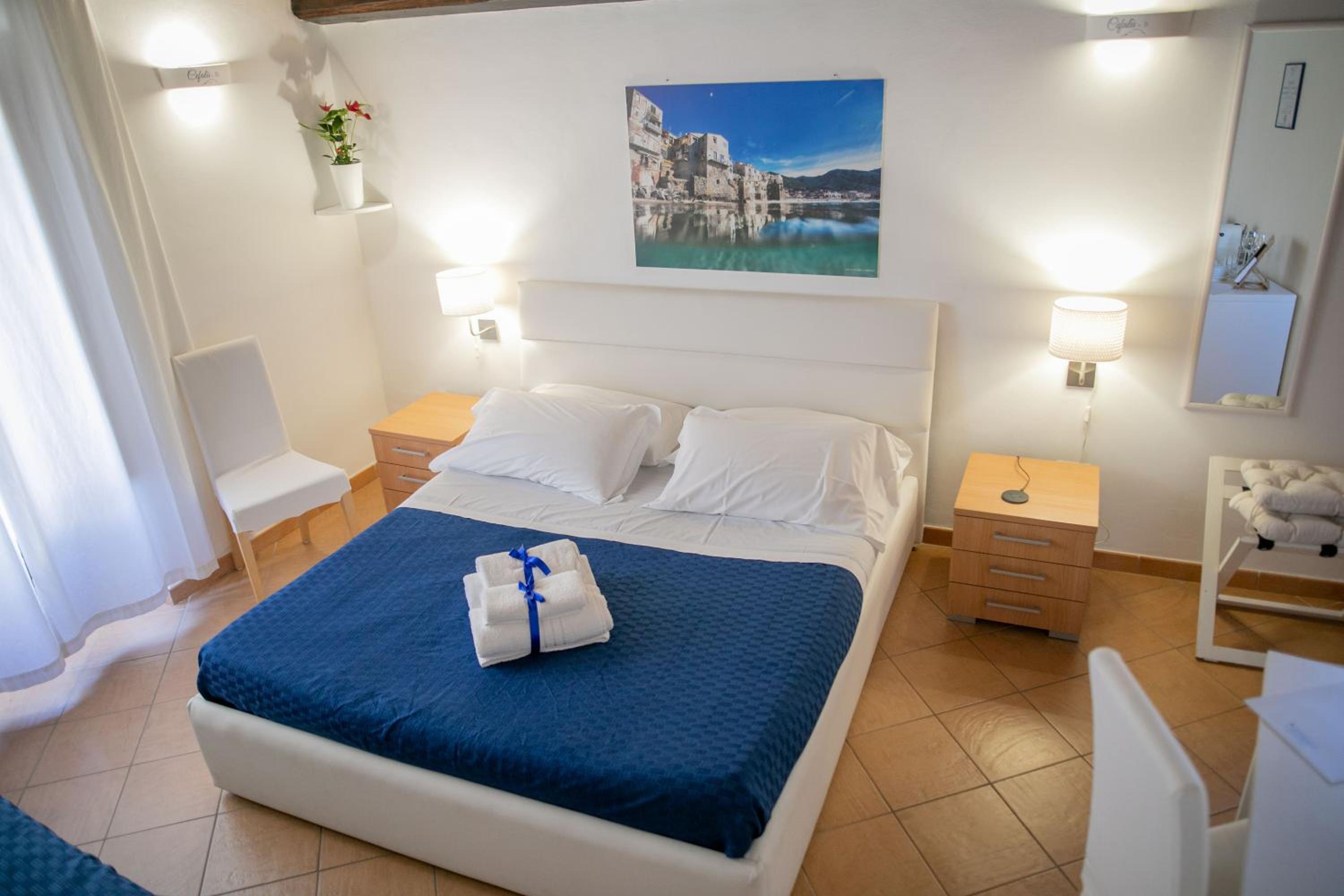 Cefalu in Blu