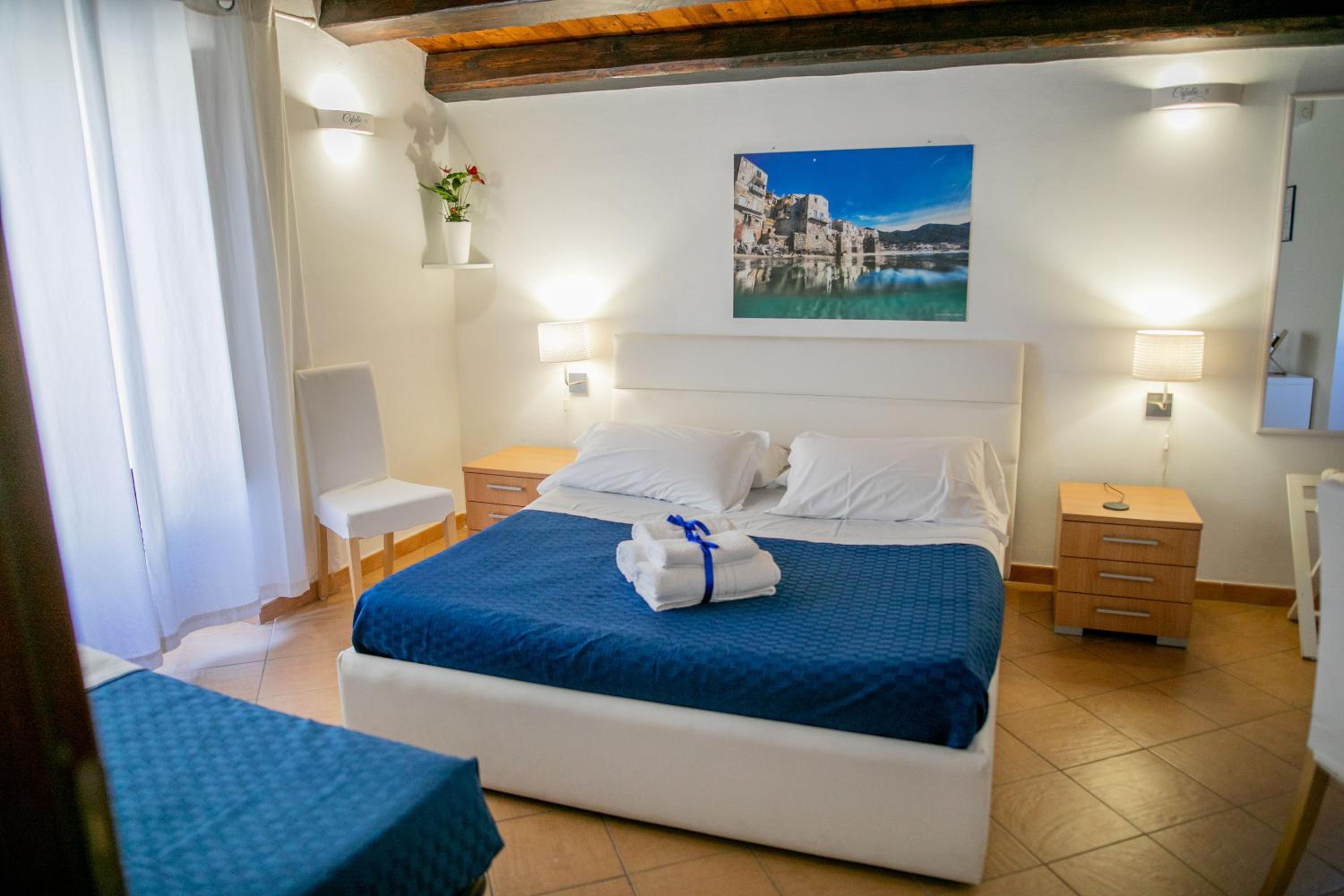 Cefalu in Blu