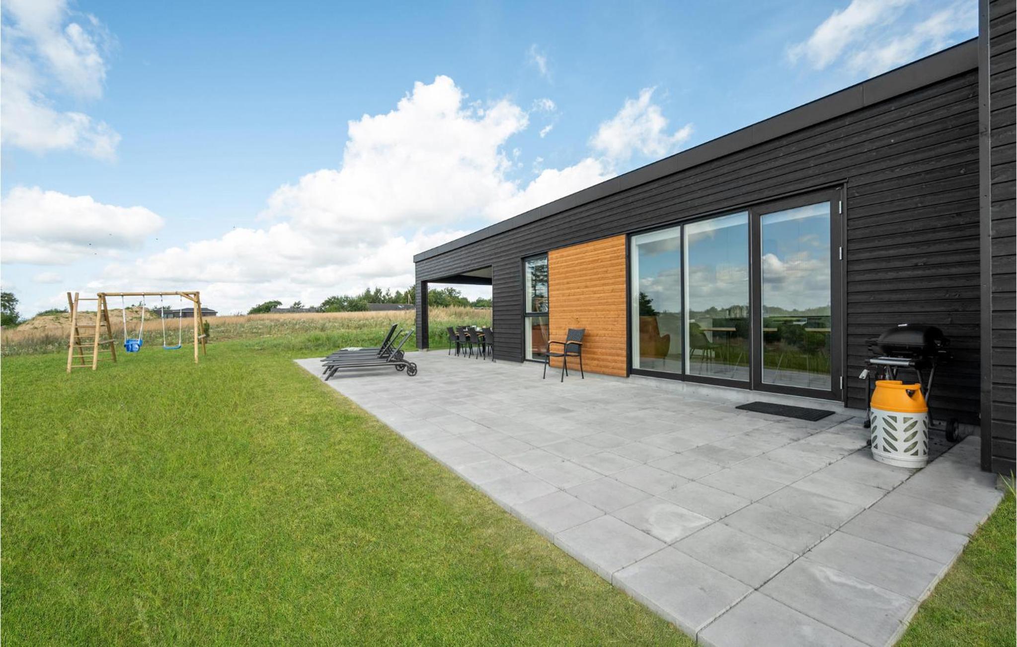 4 Bedroom Stunning Home In Løgstrup view 5