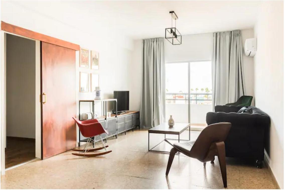 Sea View City Centre 3bed Apartment