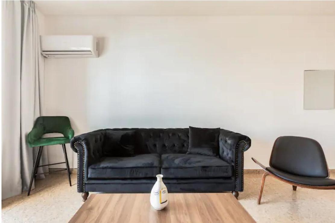 Sea View City Centre 3bed Apartment