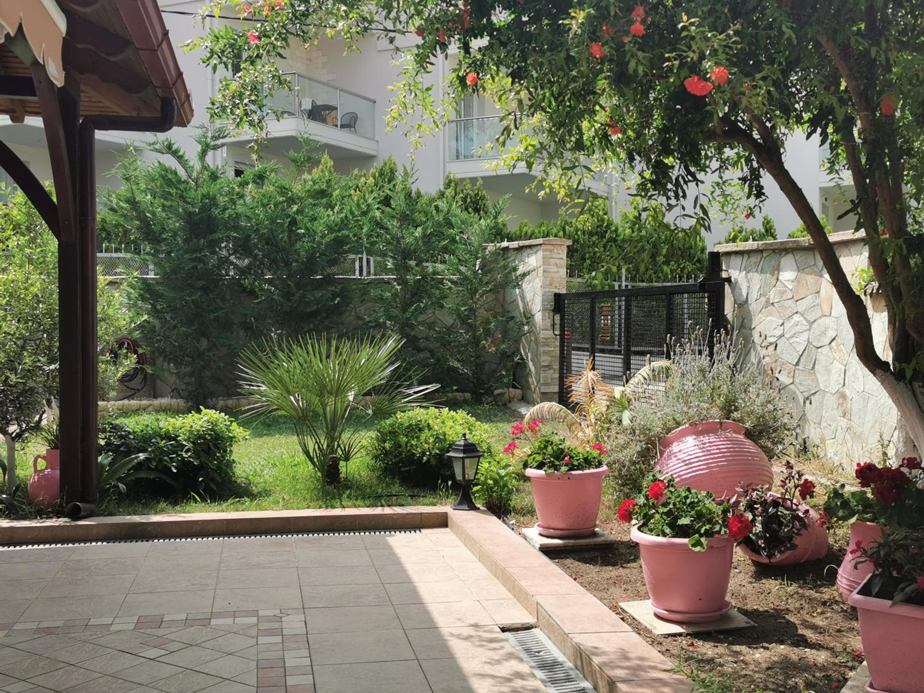 Purple_Rose_Apartment view 4