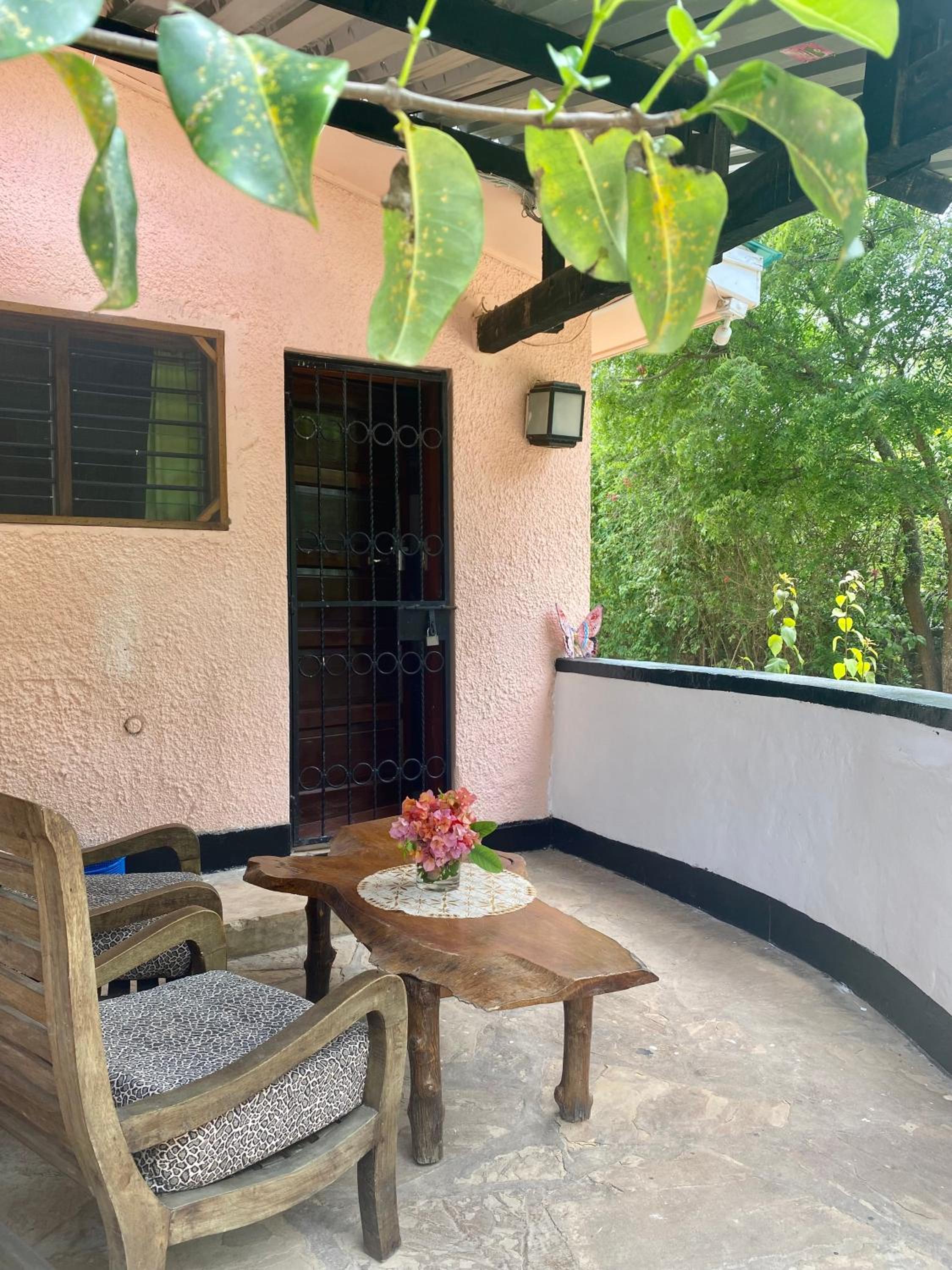 Tradewinds Lodge