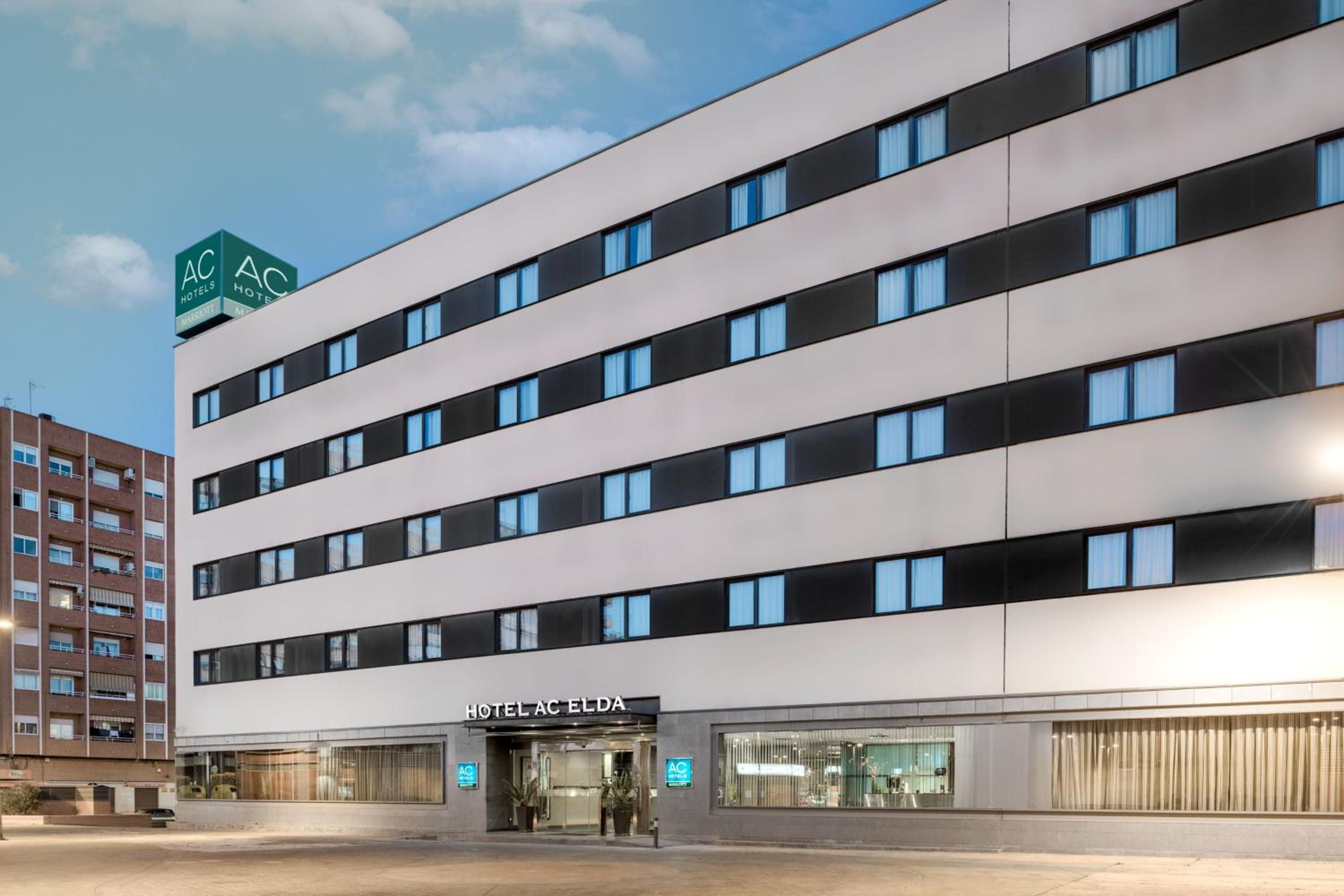 AC Hotel Elda by Marriott en Elda — building