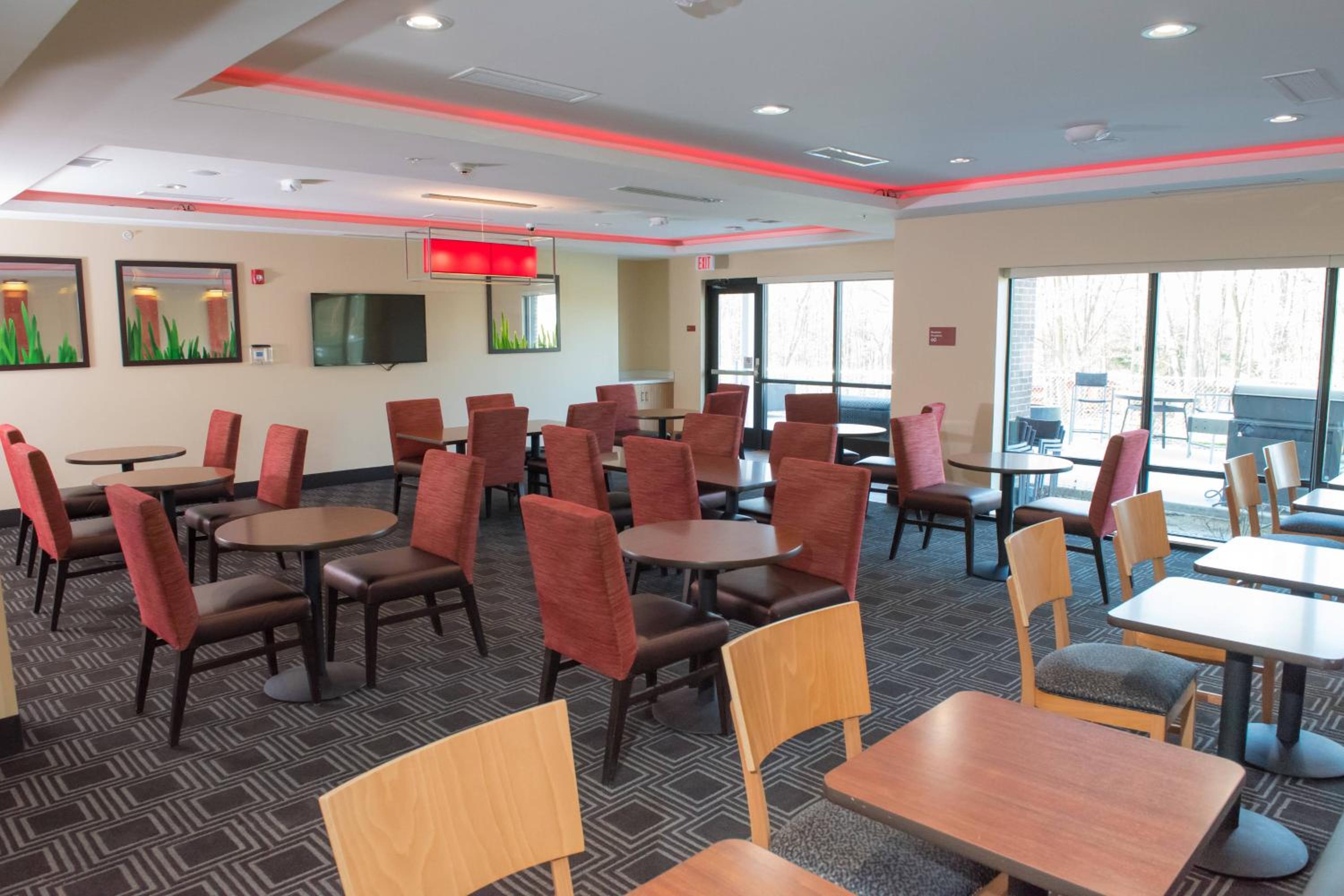 Battle Creek Vacations - TownePlace Suites by Marriott Battle Creek - Property Image 23