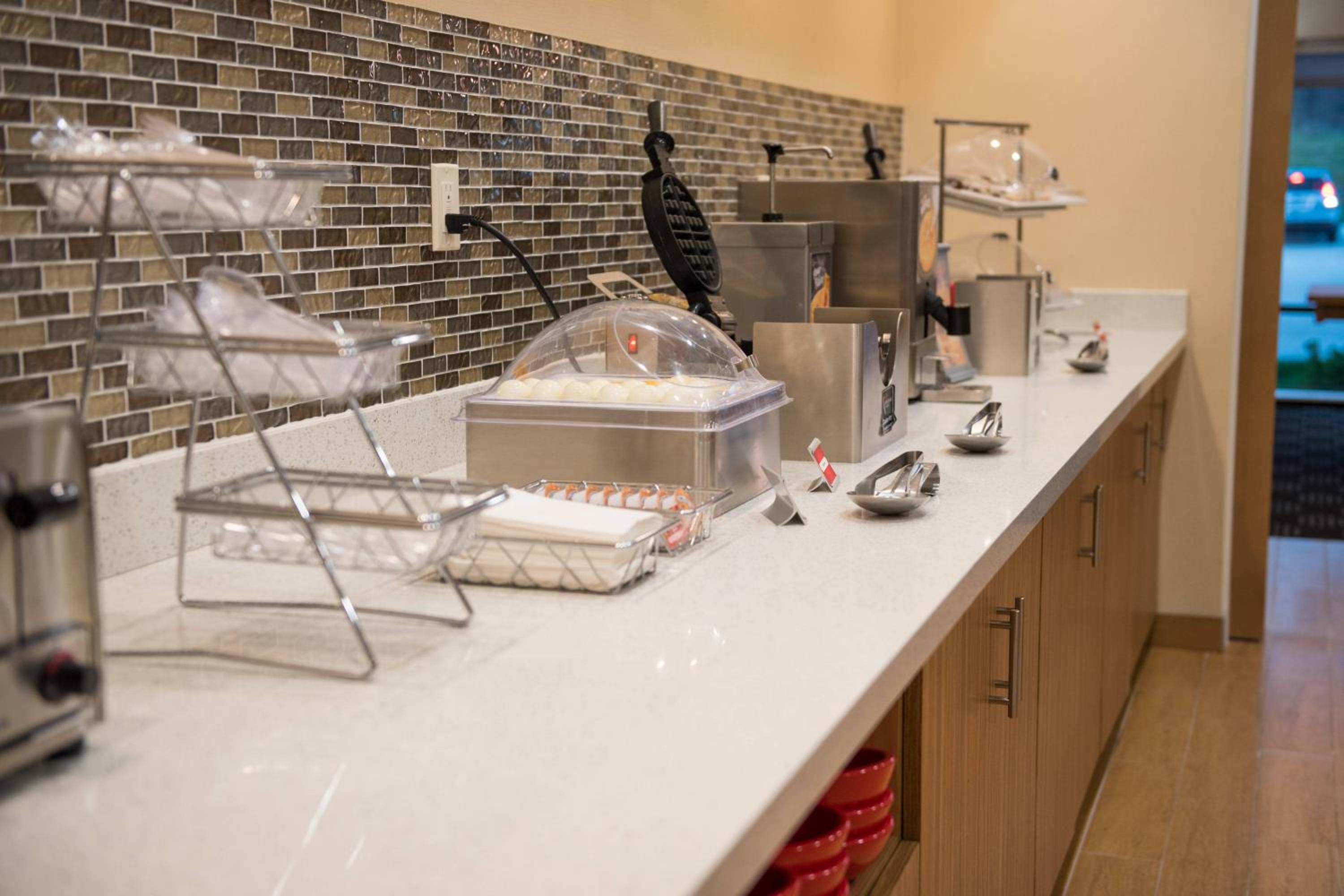 Battle Creek Vacations - TownePlace Suites by Marriott Battle Creek - Property Image 21