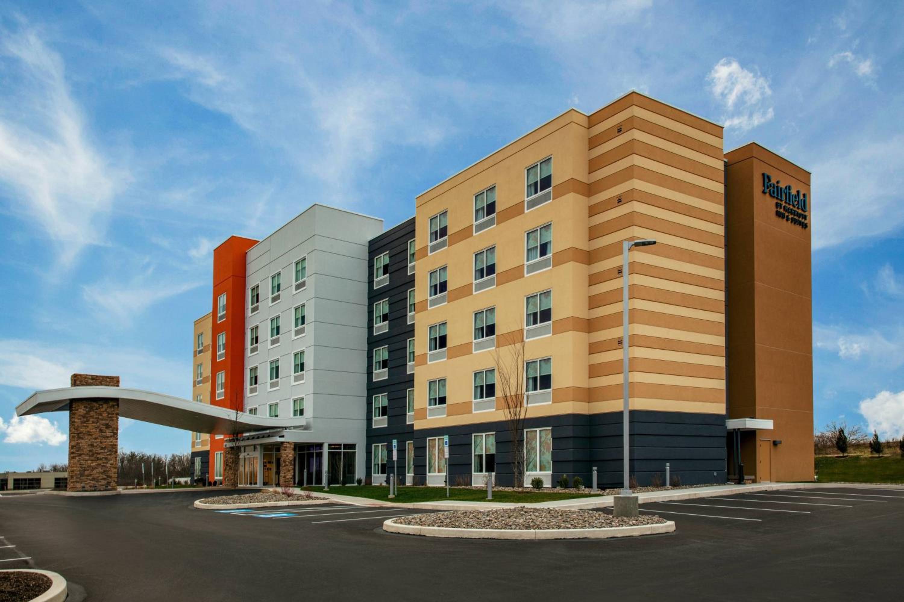 Hotel Fairfield by Marriott Inn & Suites Harrisburg West/Mechanicsburg - Image 1