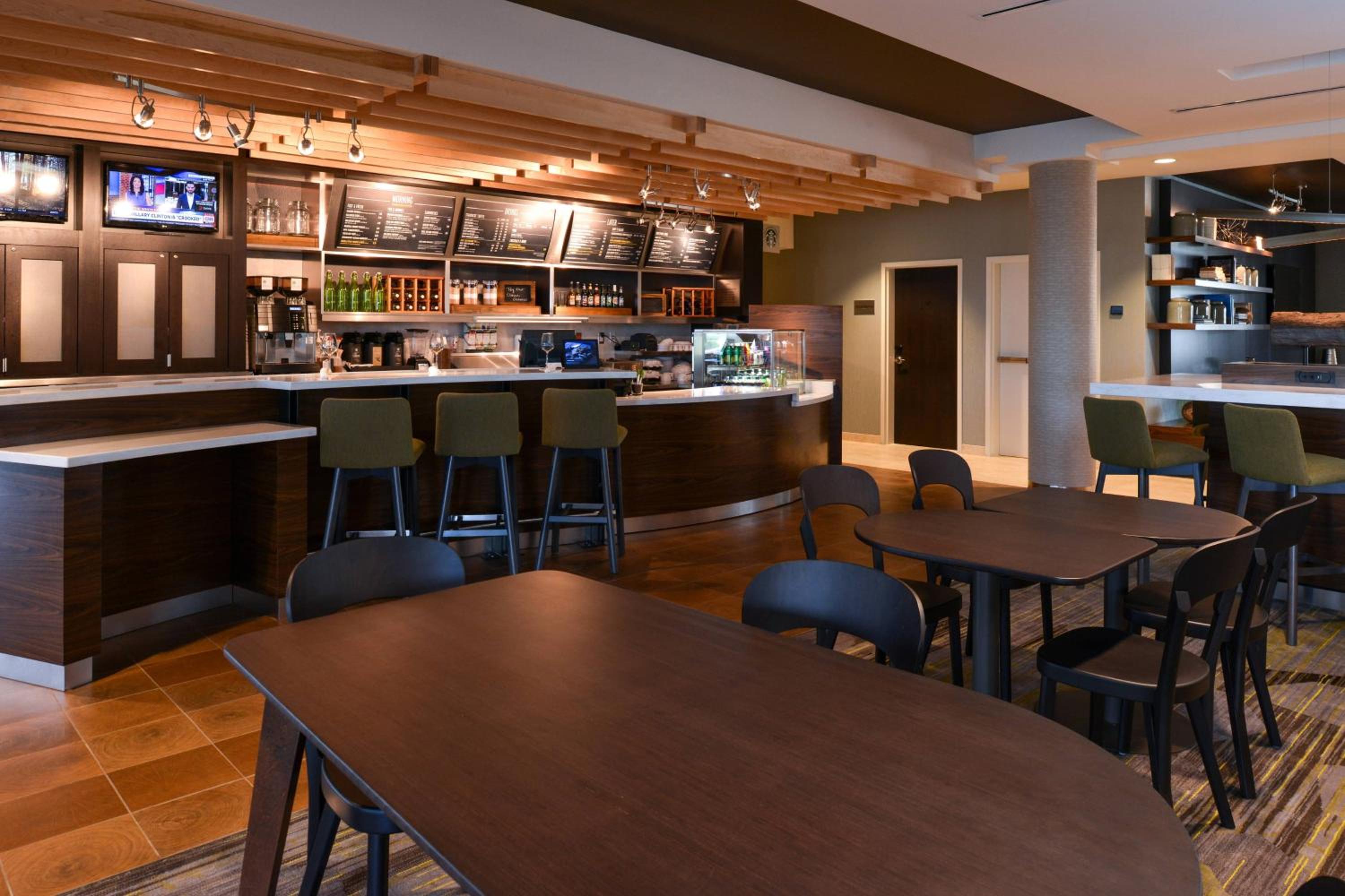 St Louis Vacations - Courtyard by Marriott St. Louis St. Peters - Property Image 1