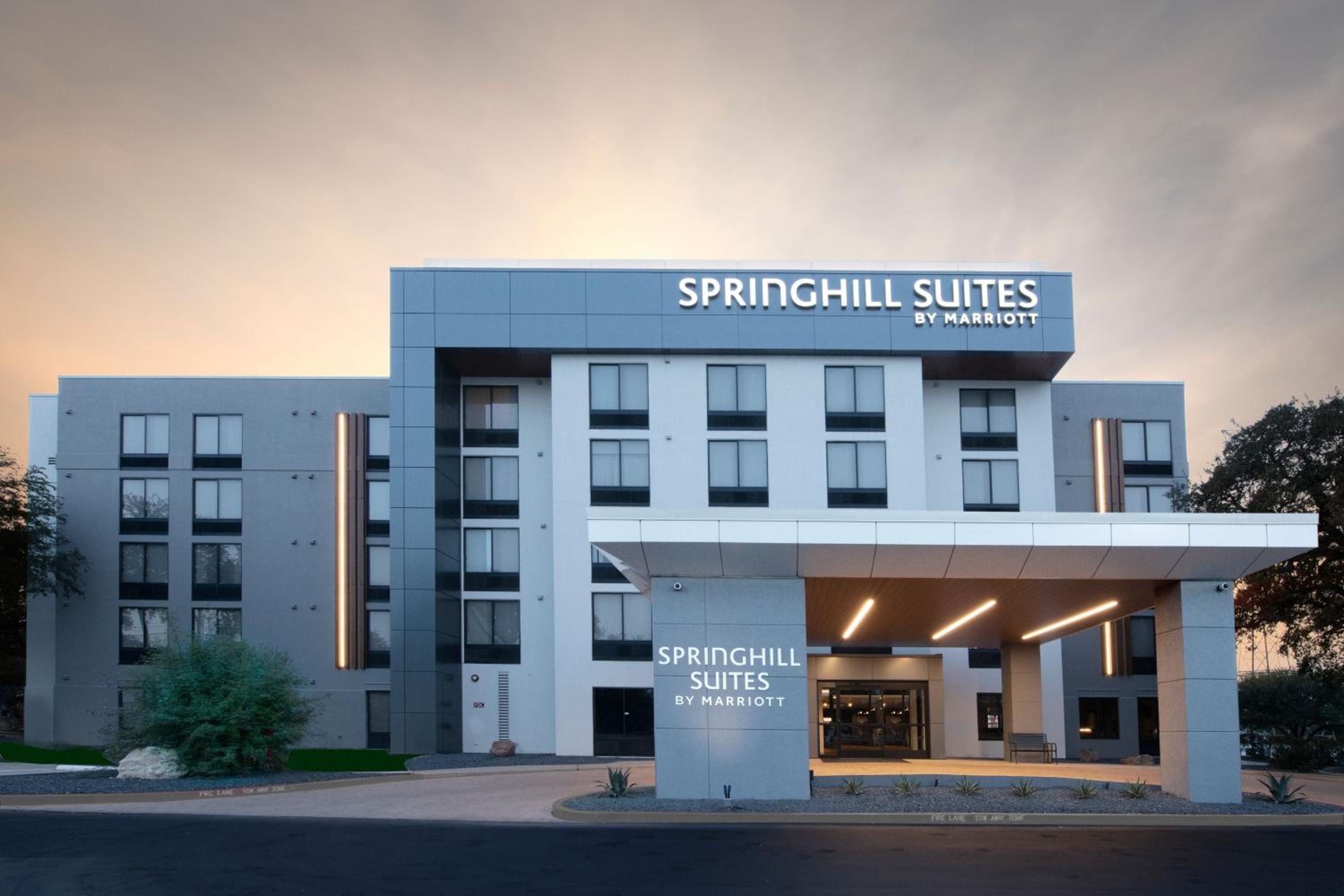 Hotel SpringHill Suites by Marriott Austin The Domain Area - Image 1