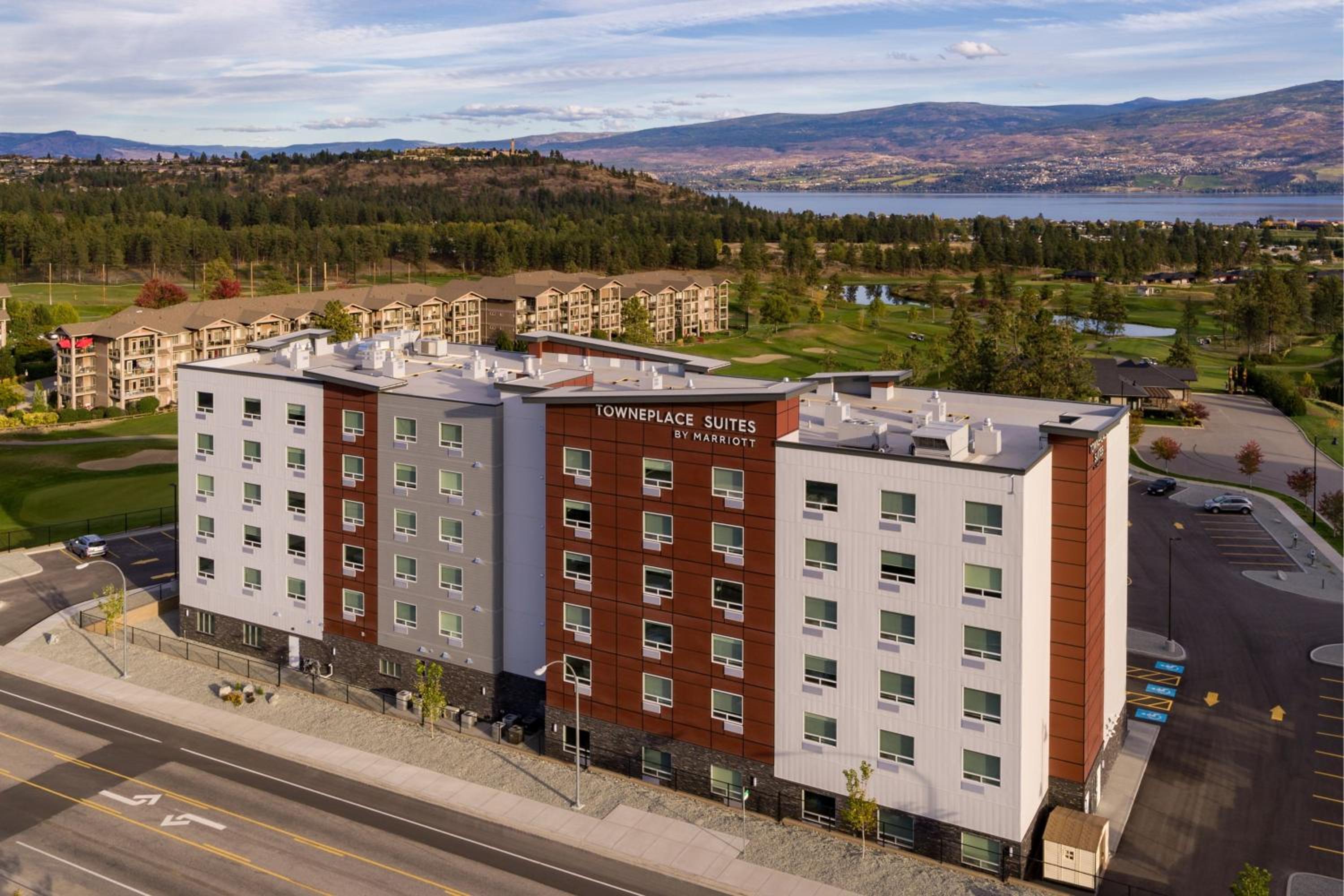Hotel TownePlace Suites by Marriott West Kelowna