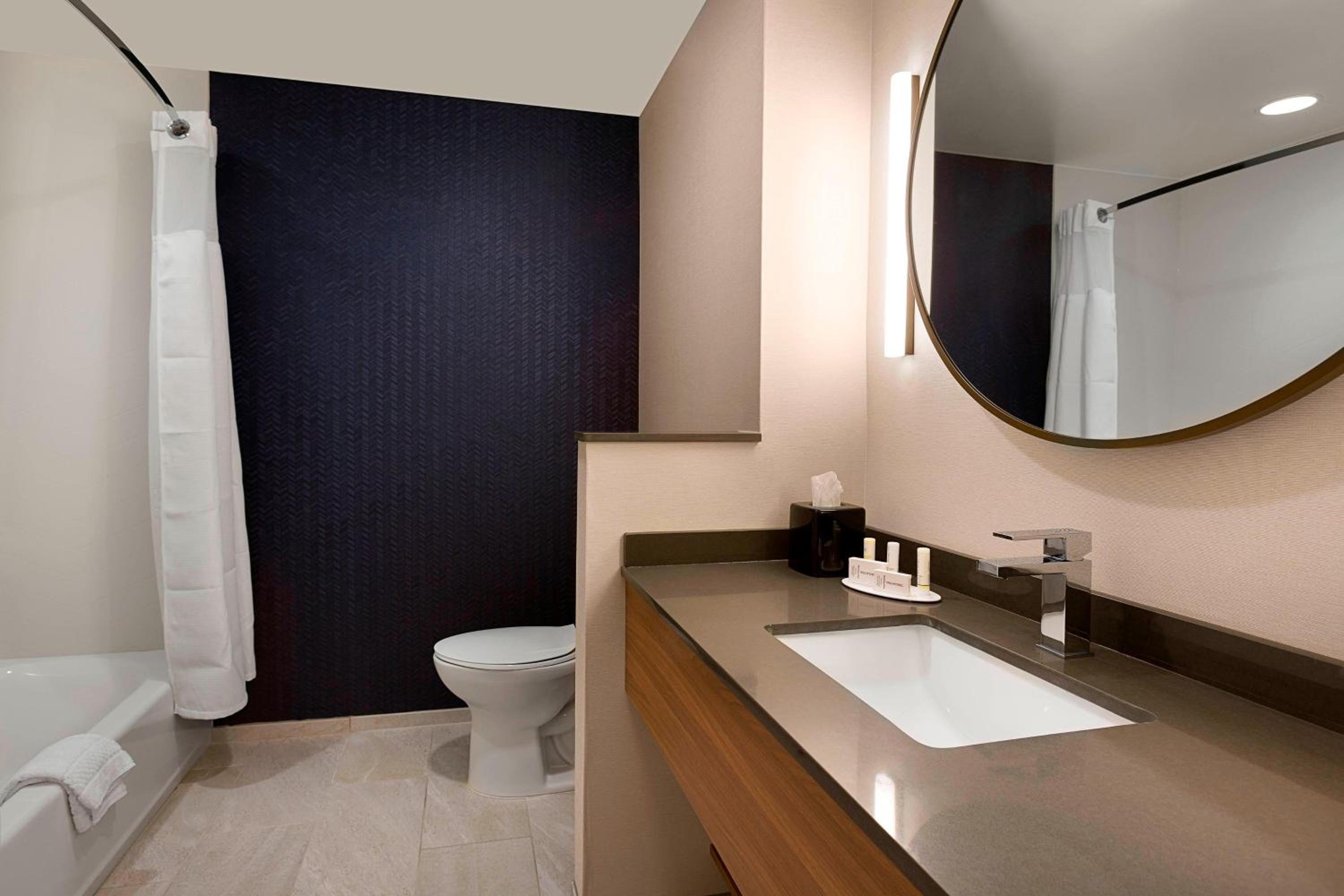 Fairfield Inn  Suites by Marriott Shelby - Property Image 4