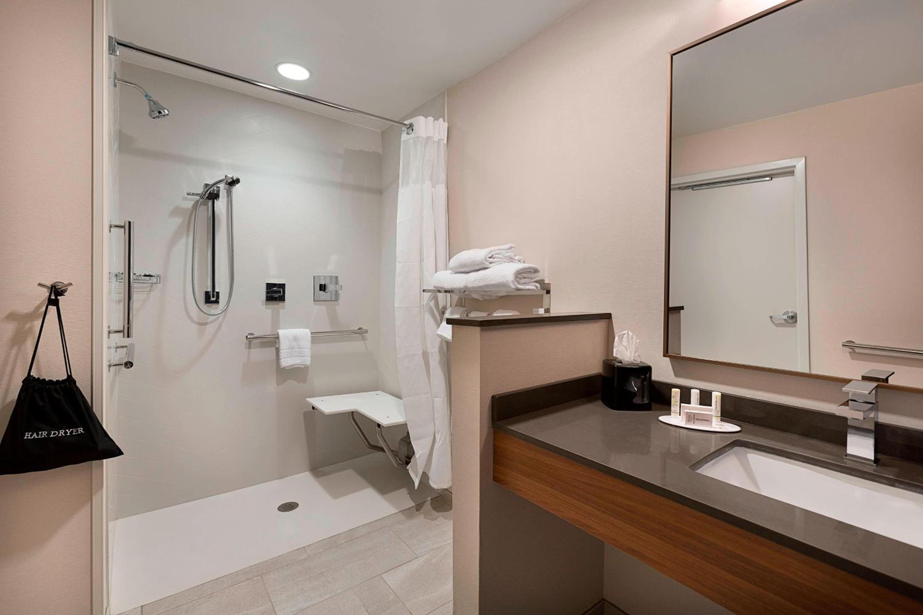 Fairfield Inn  Suites by Marriott Shelby - Property Image 2