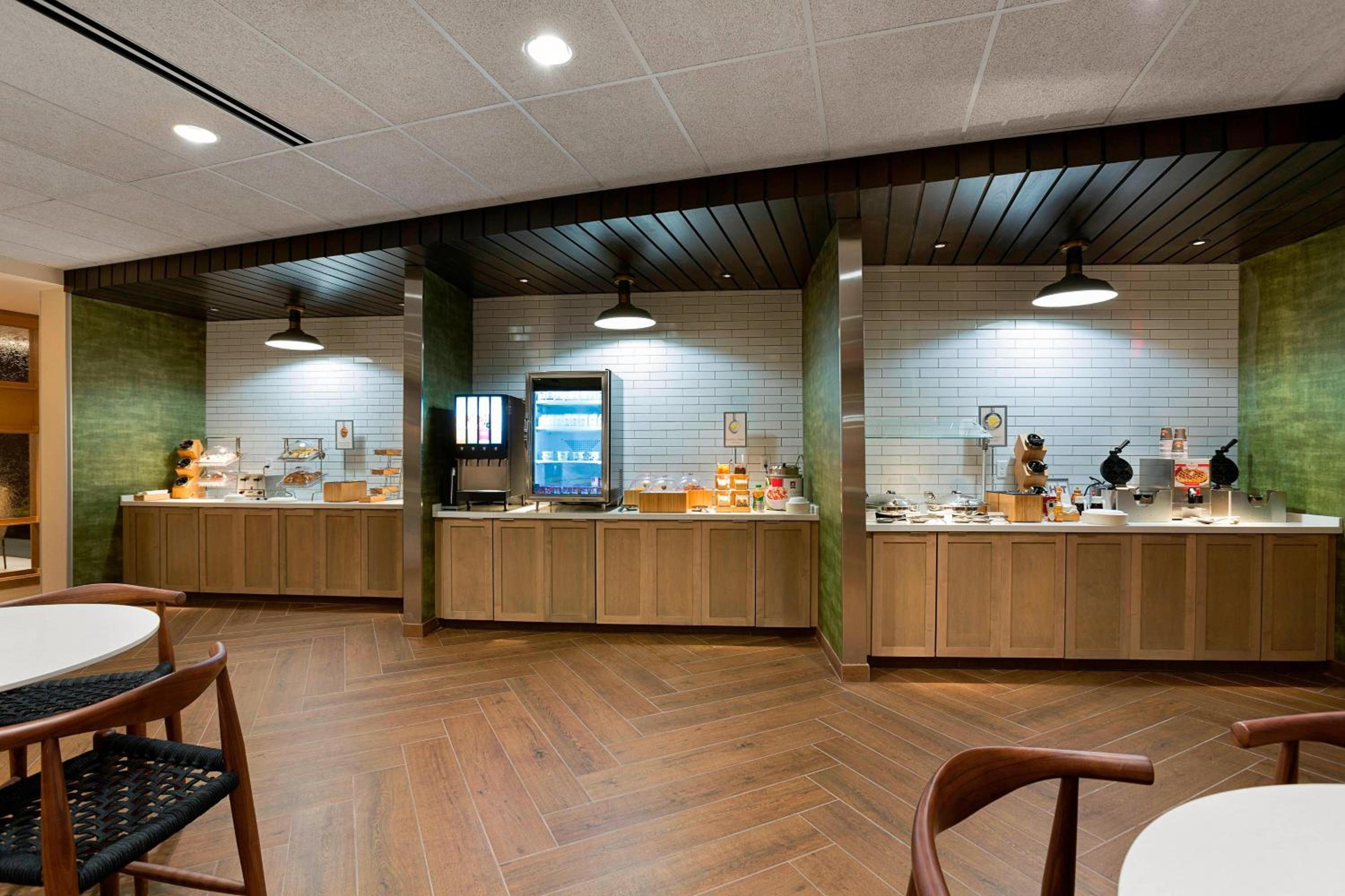 Gaffney Vacations - Fairfield Inn  Suites by Marriott Shelby - Property Image 4