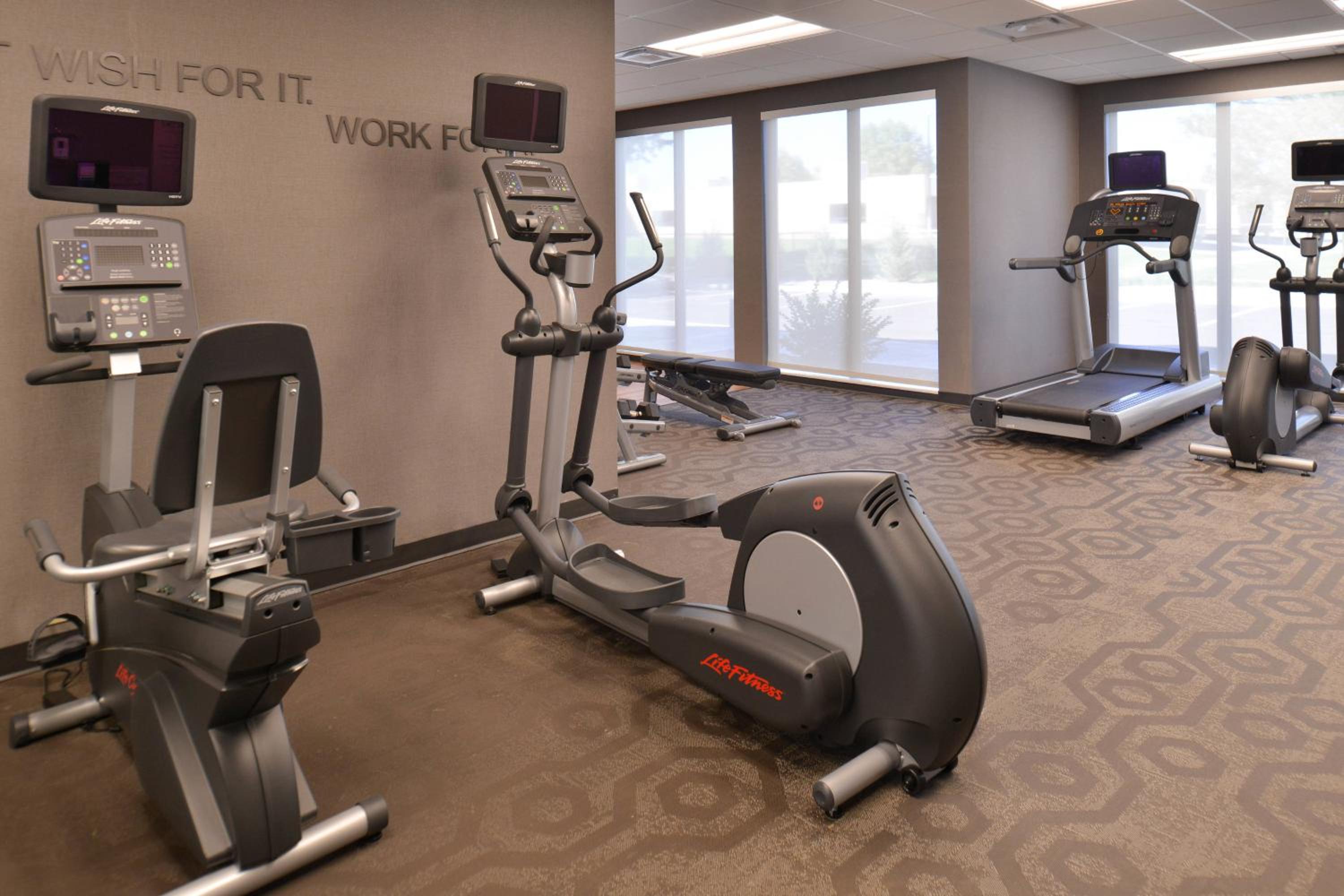 Farmington Vacations - Fairfield Inn  Suites Farmington - Property Image 4