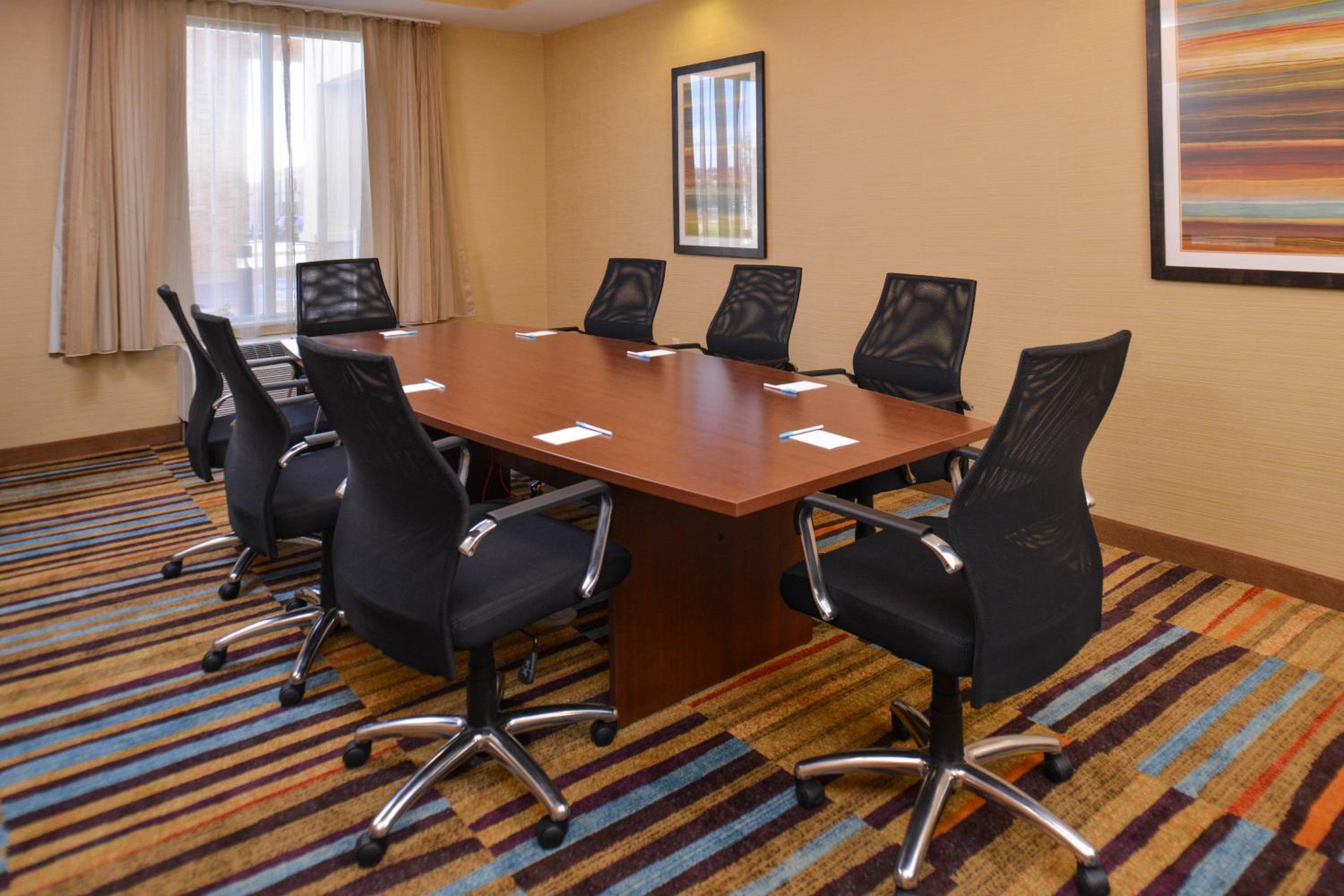 Farmington Vacations - Fairfield Inn  Suites Farmington - Property Image 3