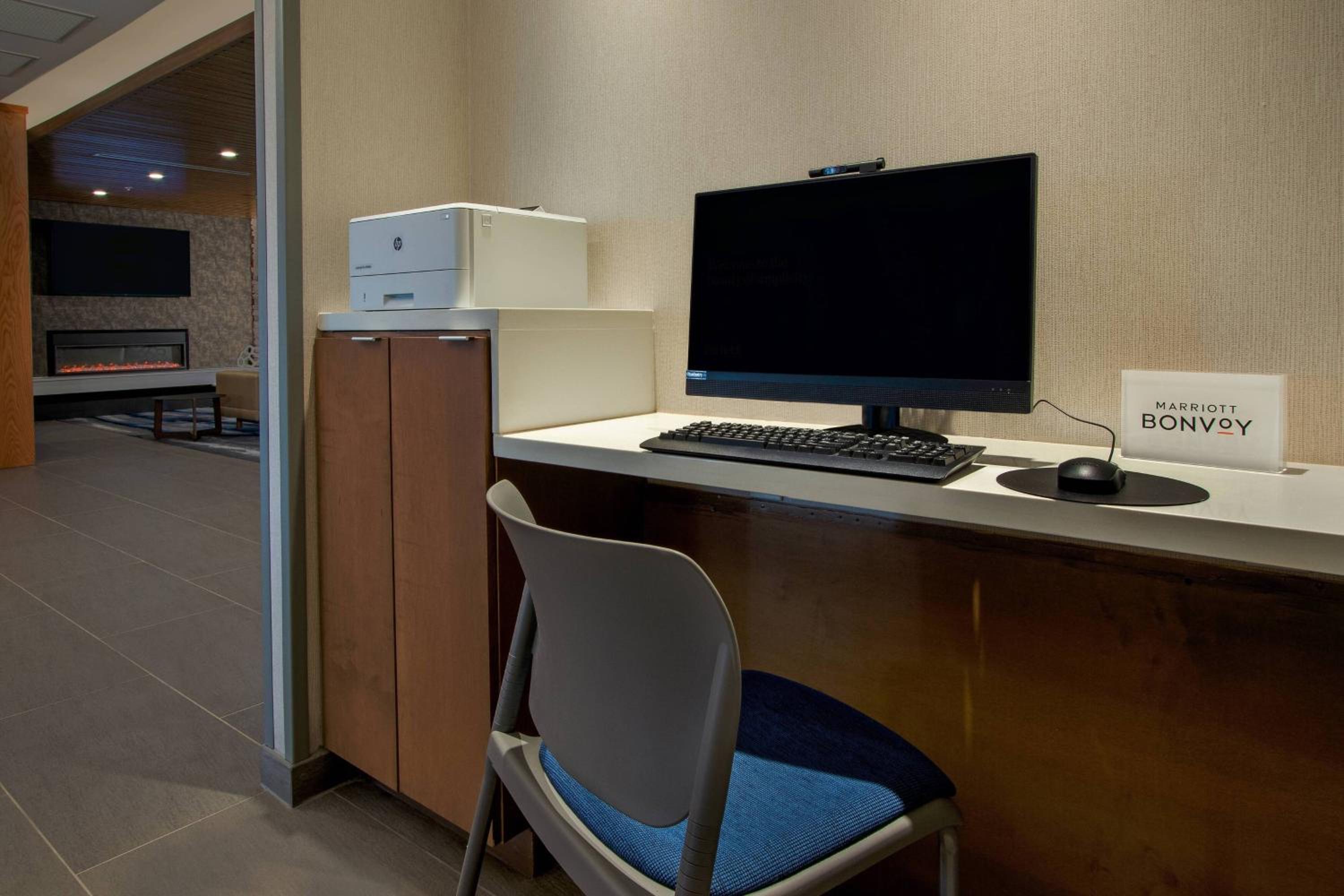 Duncan Vacations - Fairfield Inn  Suites Duncan - Property Image 9