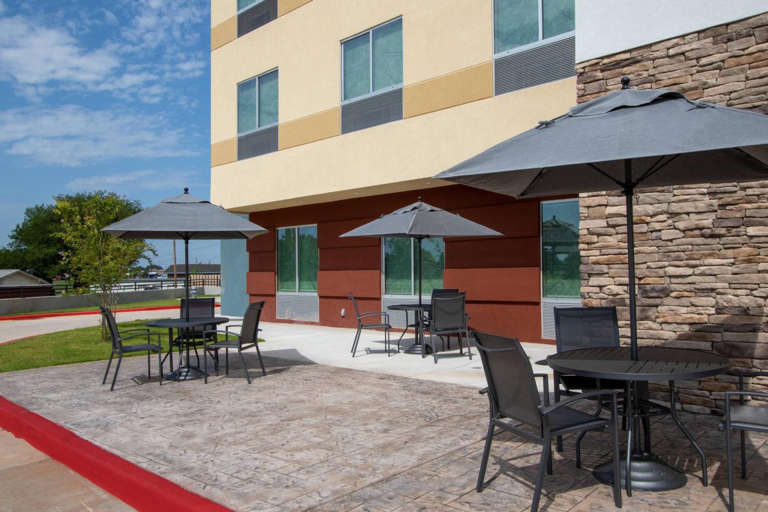 Duncan Vacations - Fairfield Inn  Suites Duncan - Property Image 7