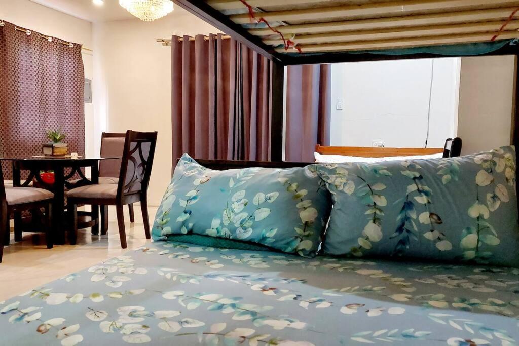 YYY's Townhouse view 2