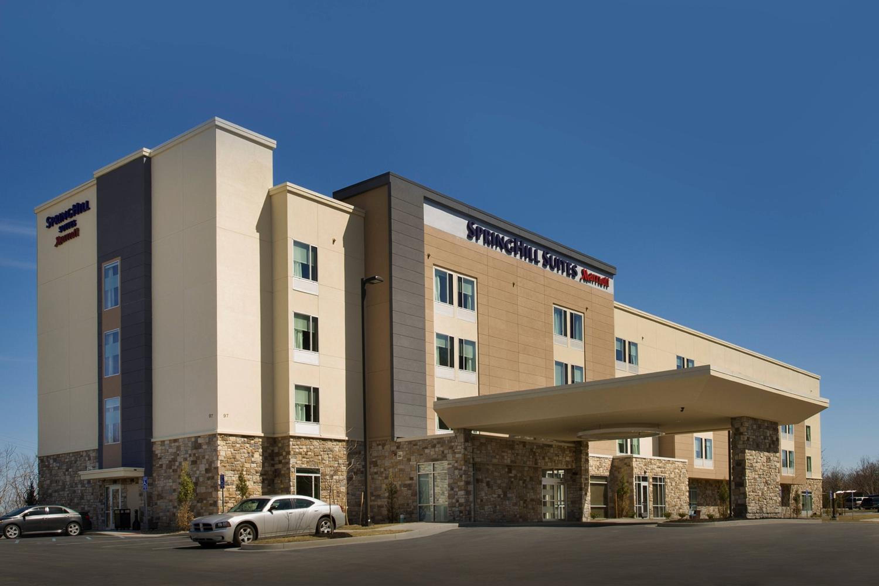 Hotel SpringHill Suites by Marriott Bridgeport Clarksburg - Image 1