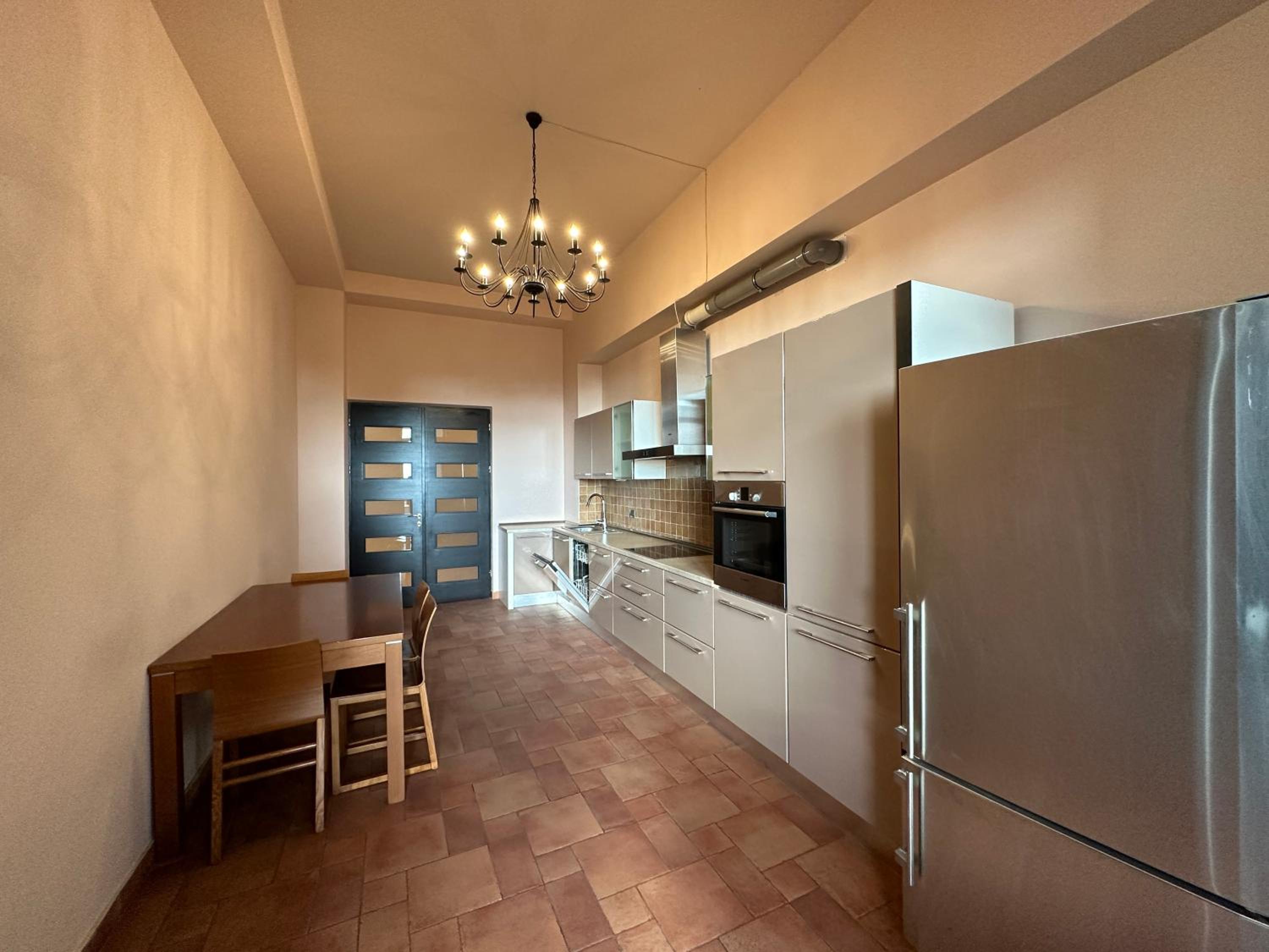 Teryan street, 4 bedrooms Luxury and Grande apartment with Spacious balcony TT606